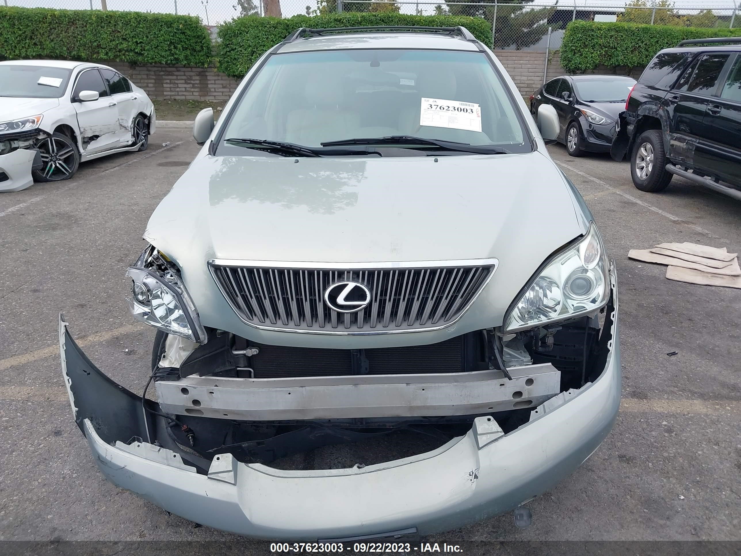 Photo 11 VIN: JTJGA31U350051804 - LEXUS RX 