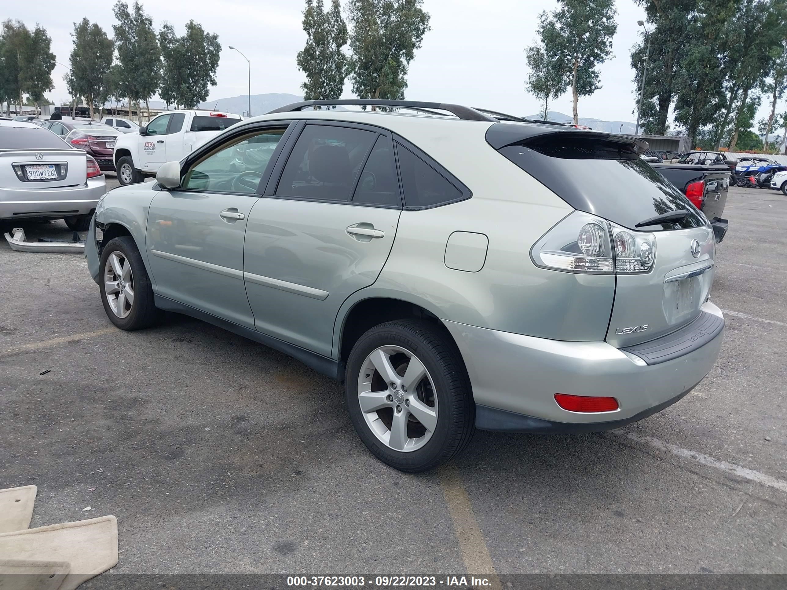 Photo 2 VIN: JTJGA31U350051804 - LEXUS RX 