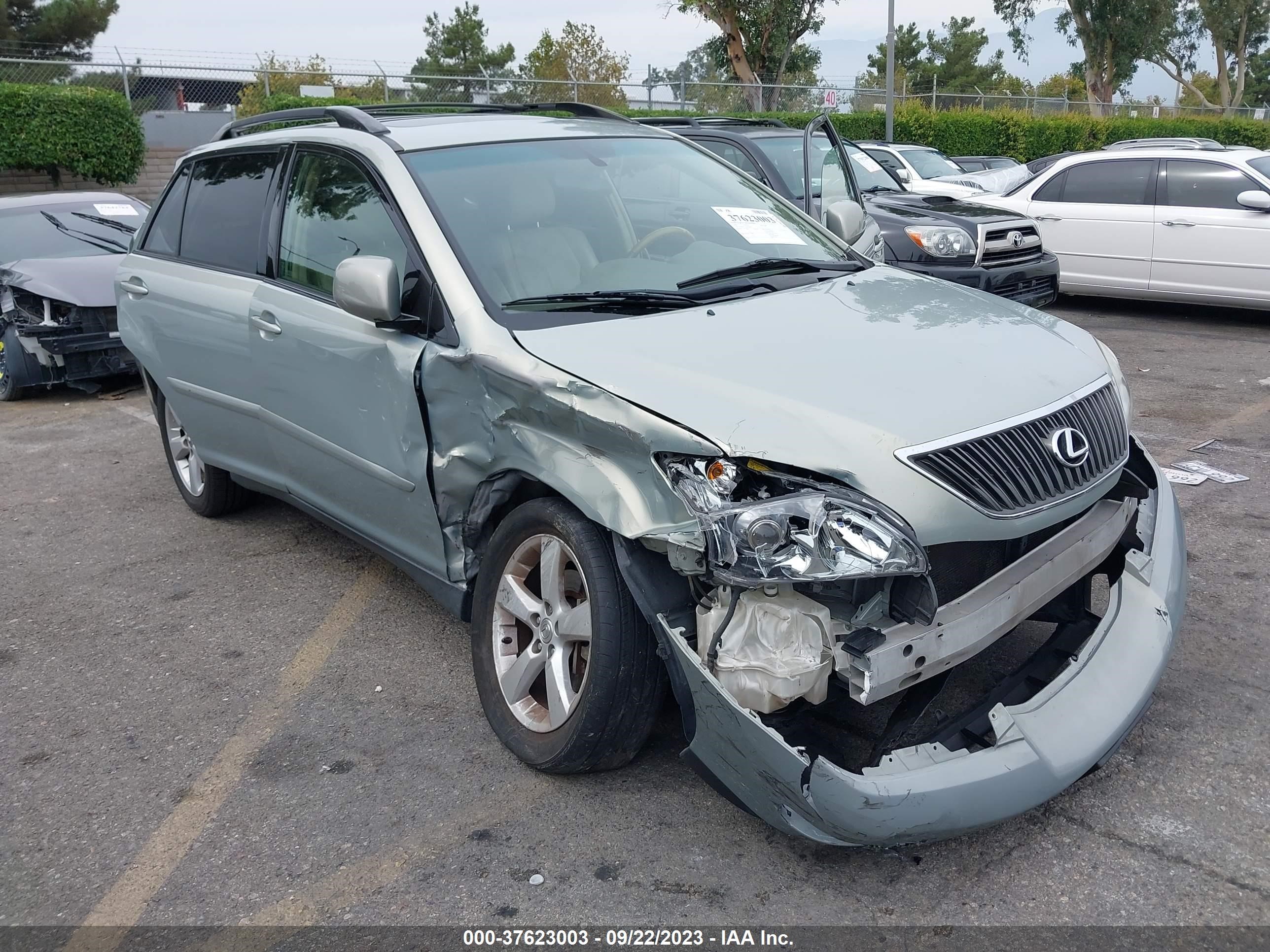 Photo 5 VIN: JTJGA31U350051804 - LEXUS RX 