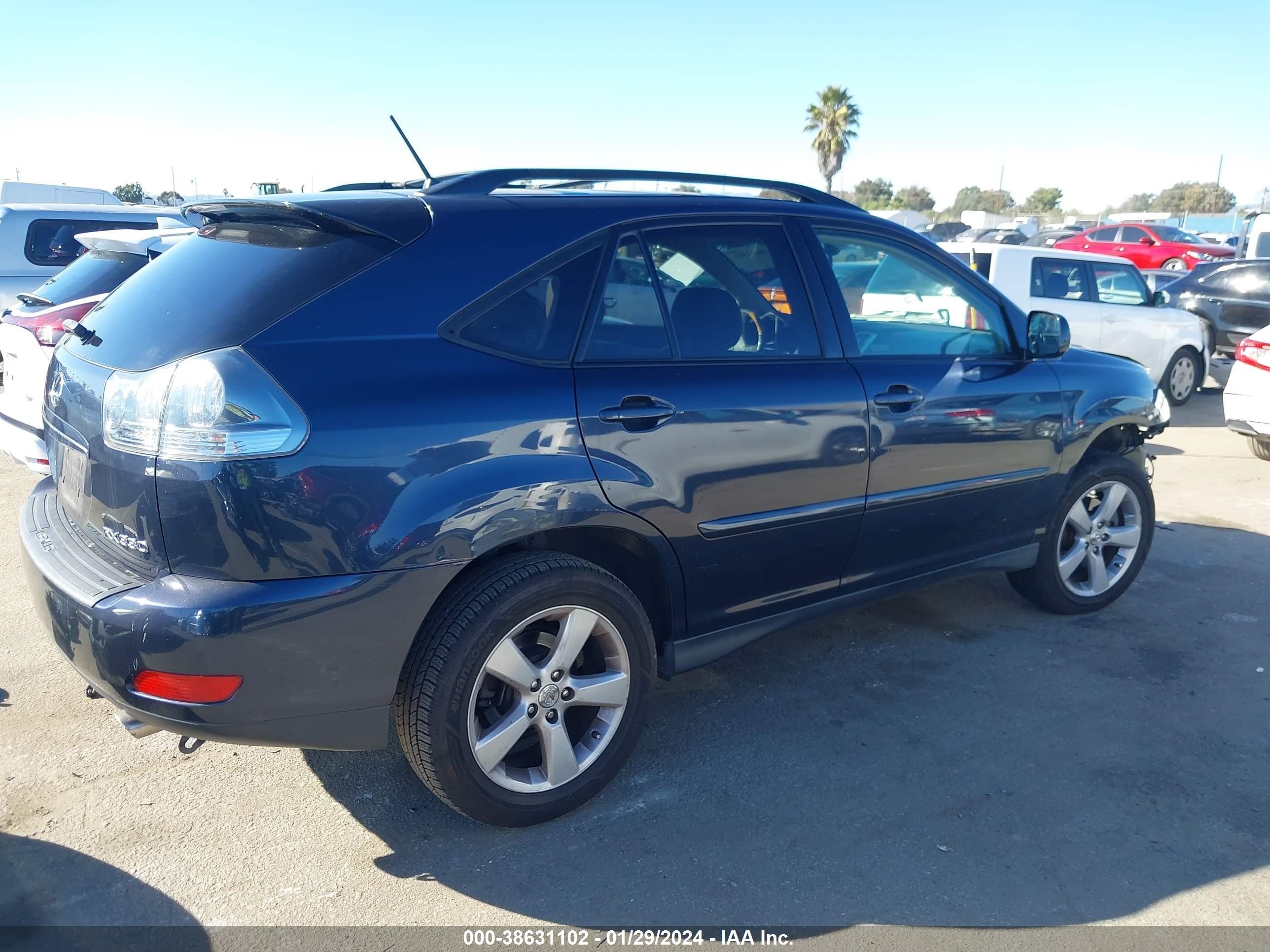 Photo 3 VIN: JTJGA31U440015294 - LEXUS RX 