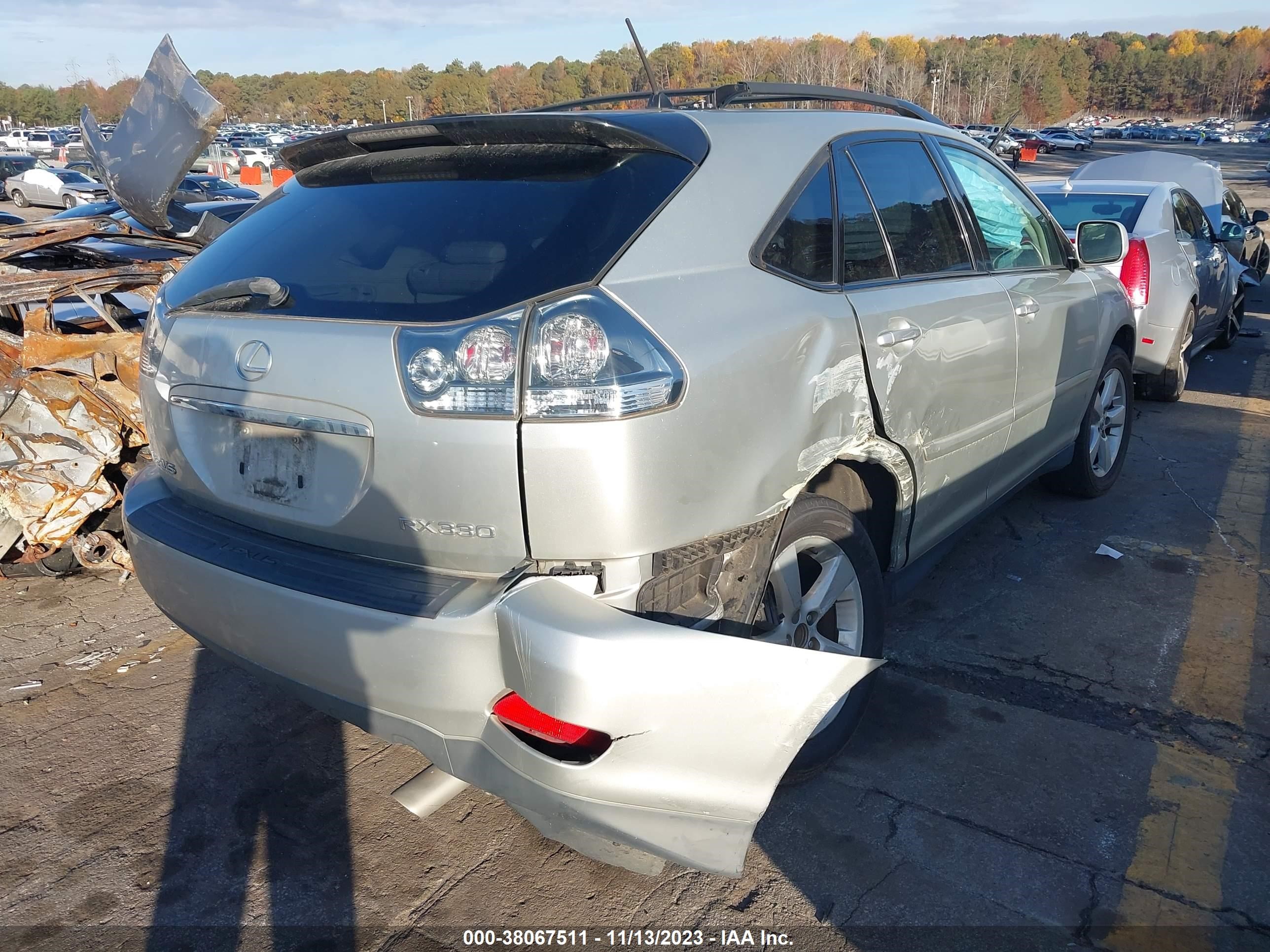 Photo 3 VIN: JTJGA31U440034721 - LEXUS RX 