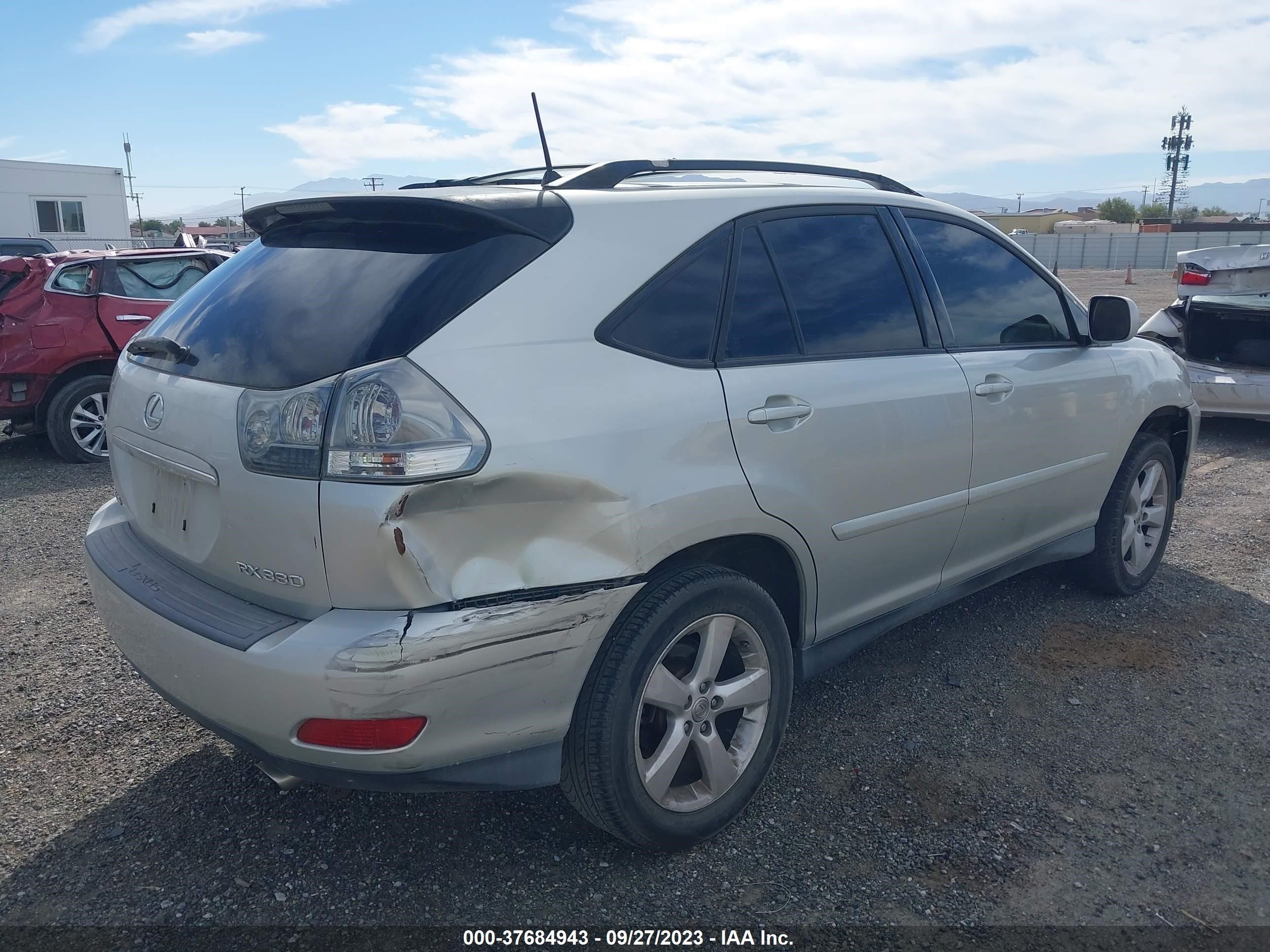 Photo 3 VIN: JTJGA31U440041636 - LEXUS RX 