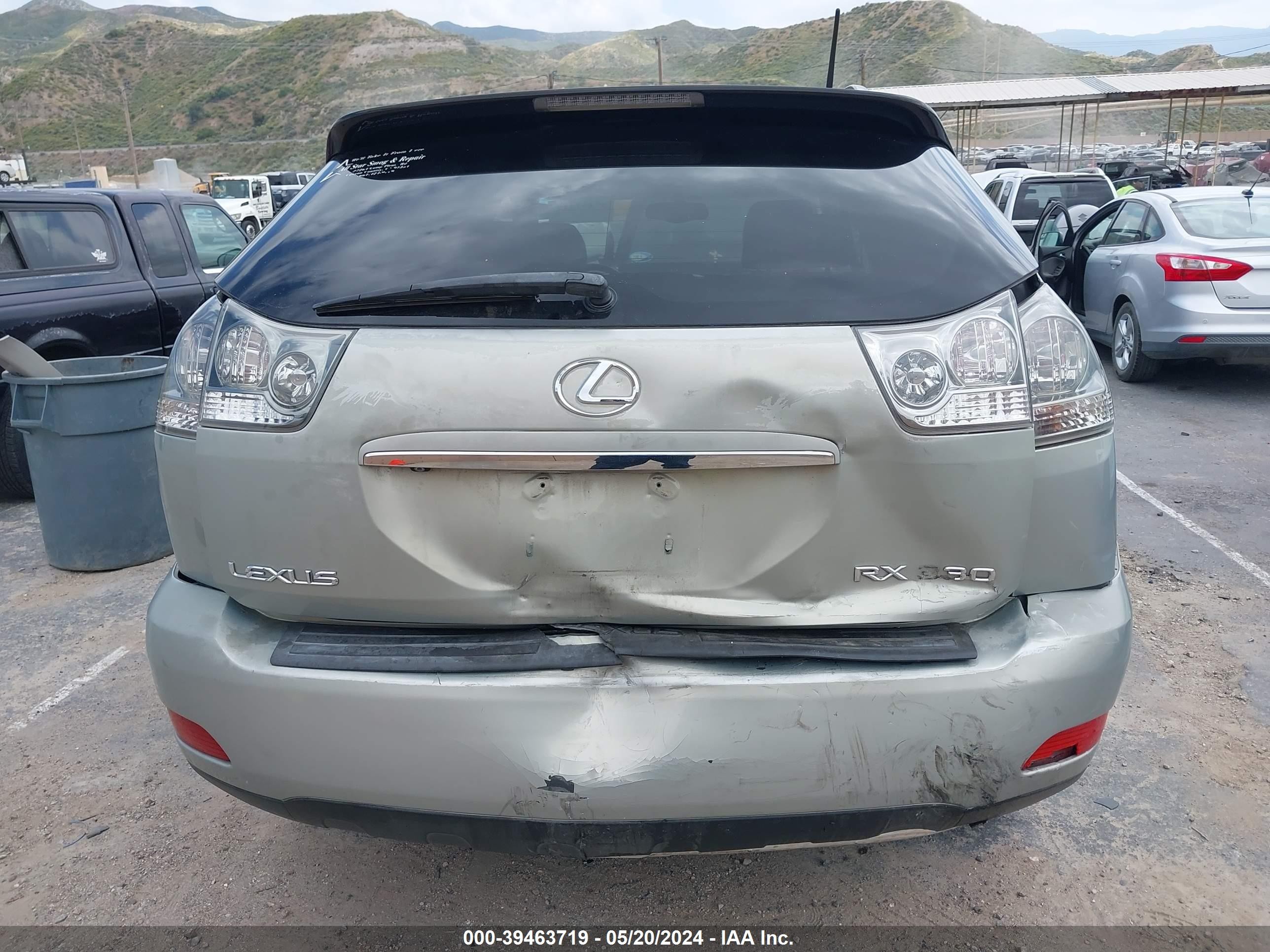 Photo 15 VIN: JTJGA31U450056414 - LEXUS RX 