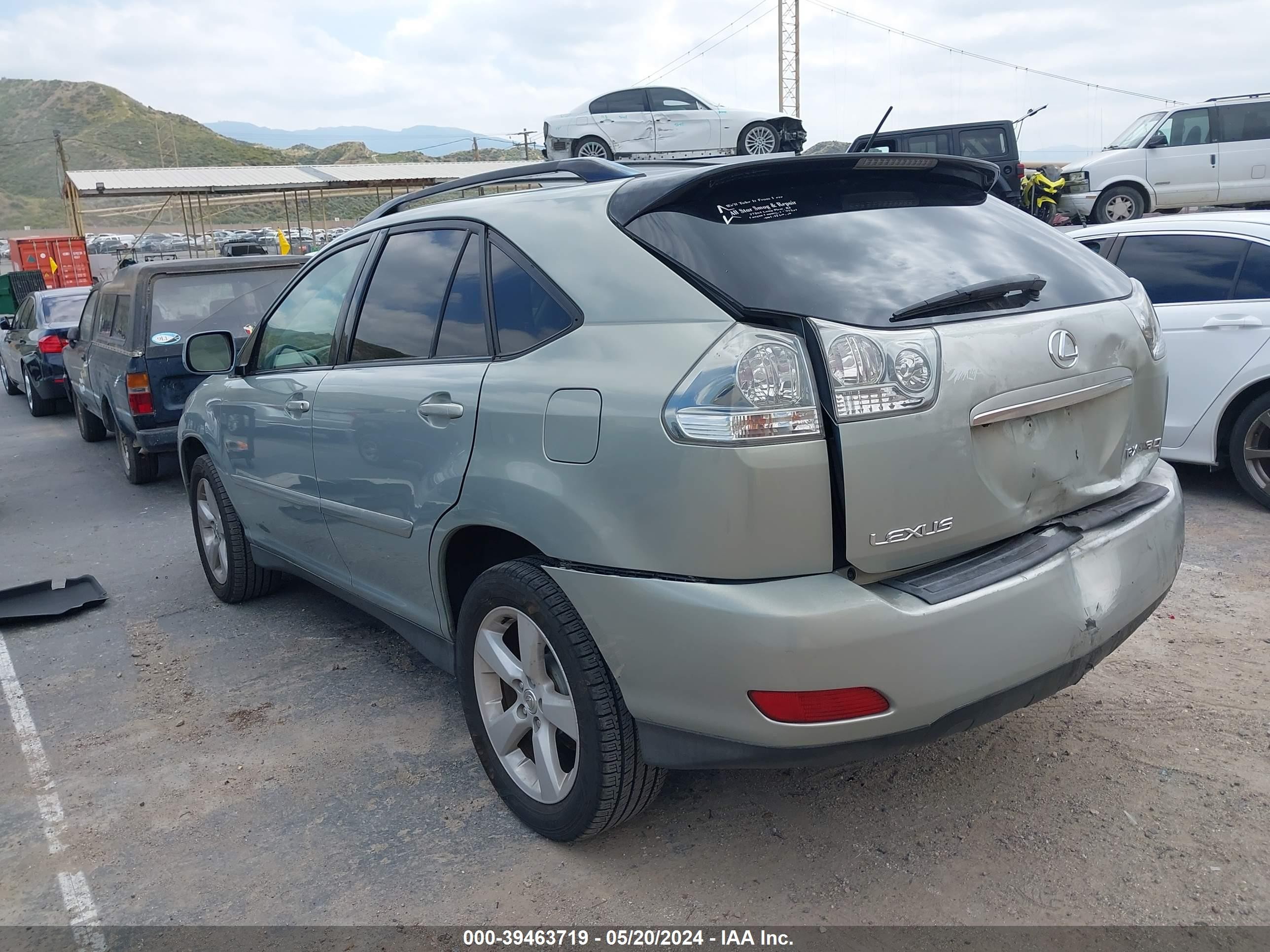 Photo 2 VIN: JTJGA31U450056414 - LEXUS RX 