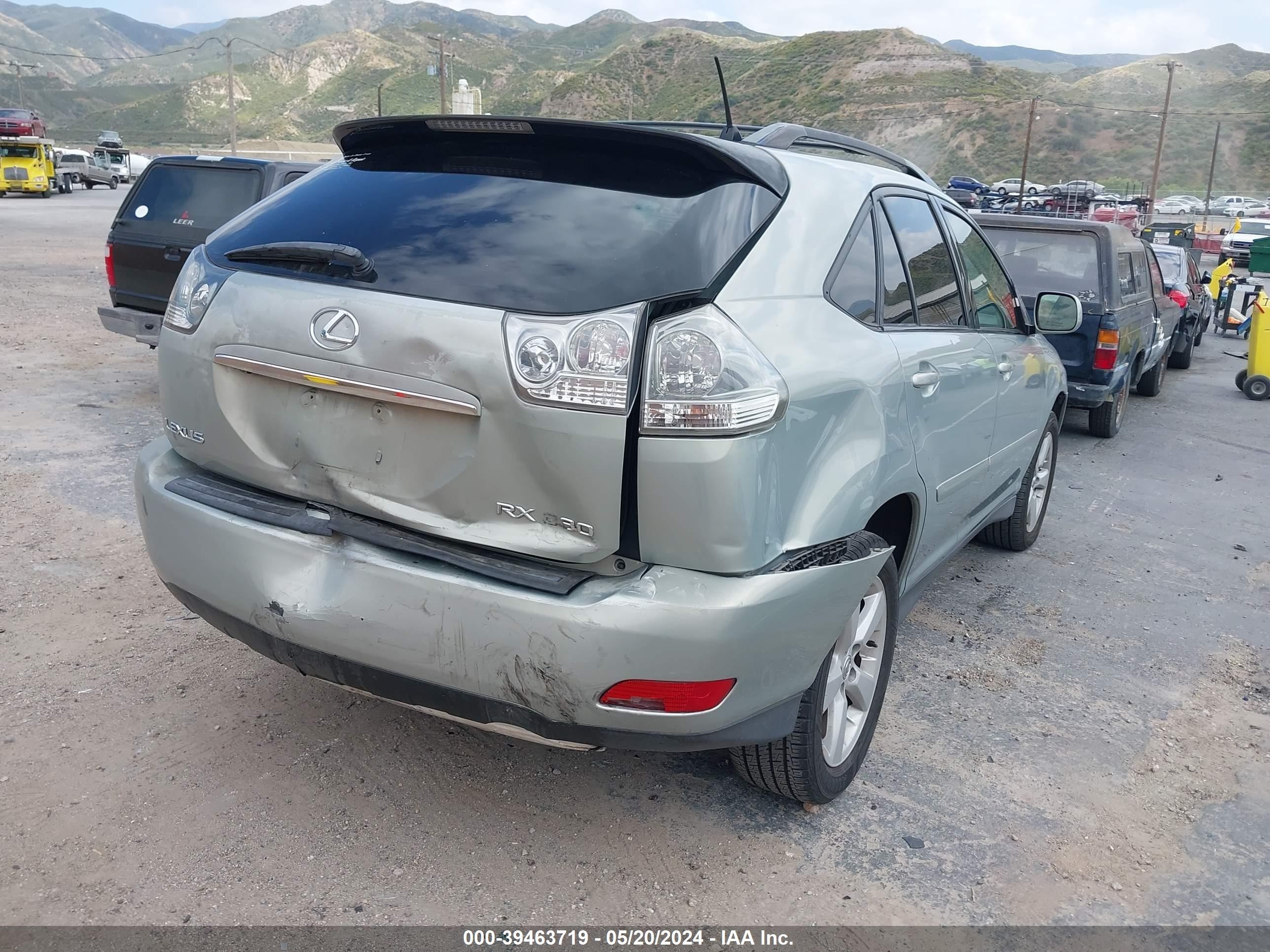 Photo 3 VIN: JTJGA31U450056414 - LEXUS RX 