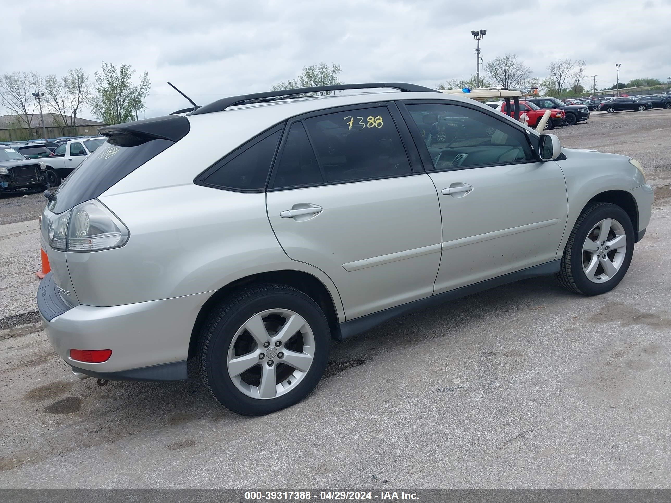 Photo 3 VIN: JTJGA31U540007298 - LEXUS RX 