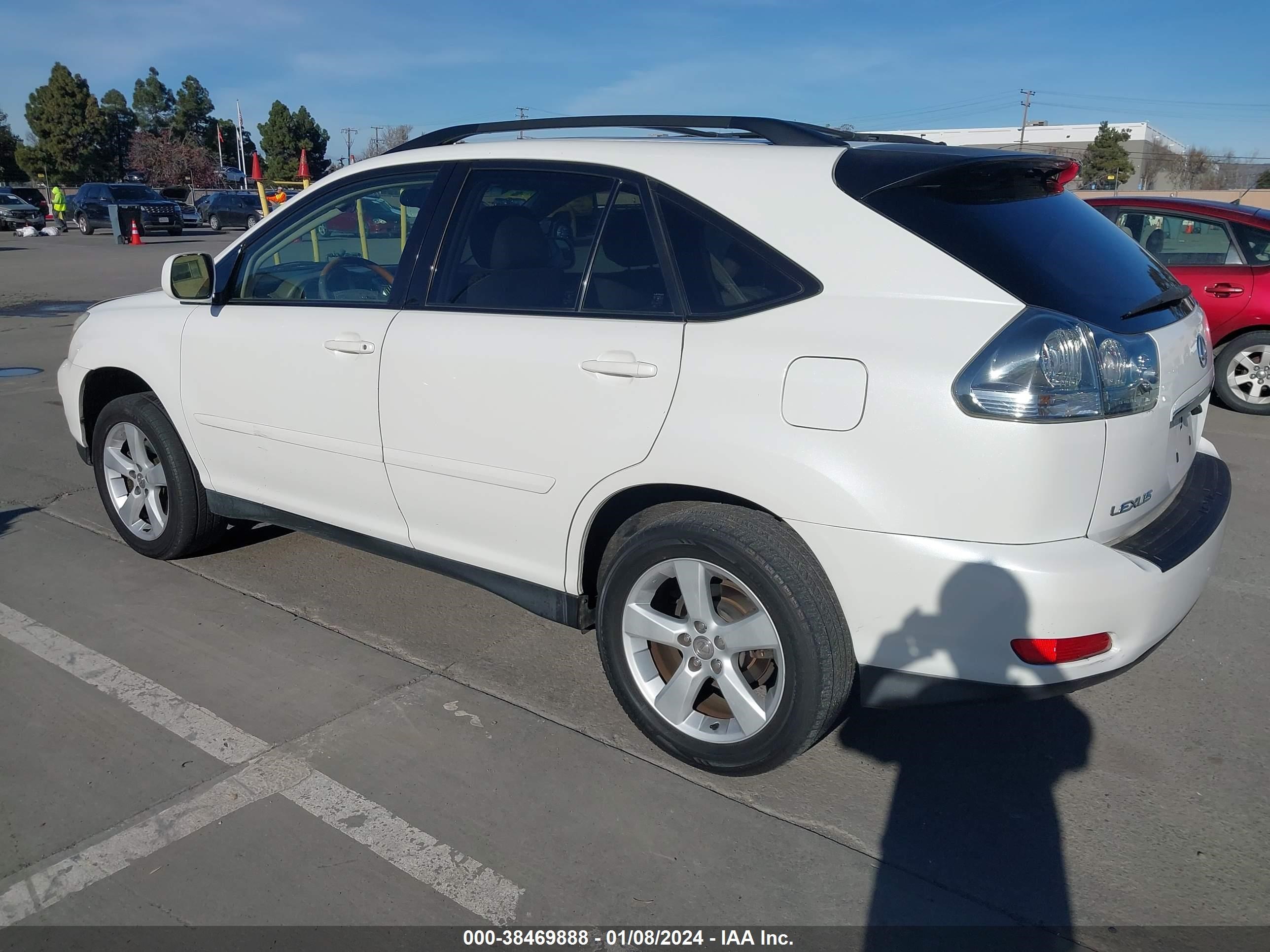 Photo 2 VIN: JTJGA31U540017653 - LEXUS RX 