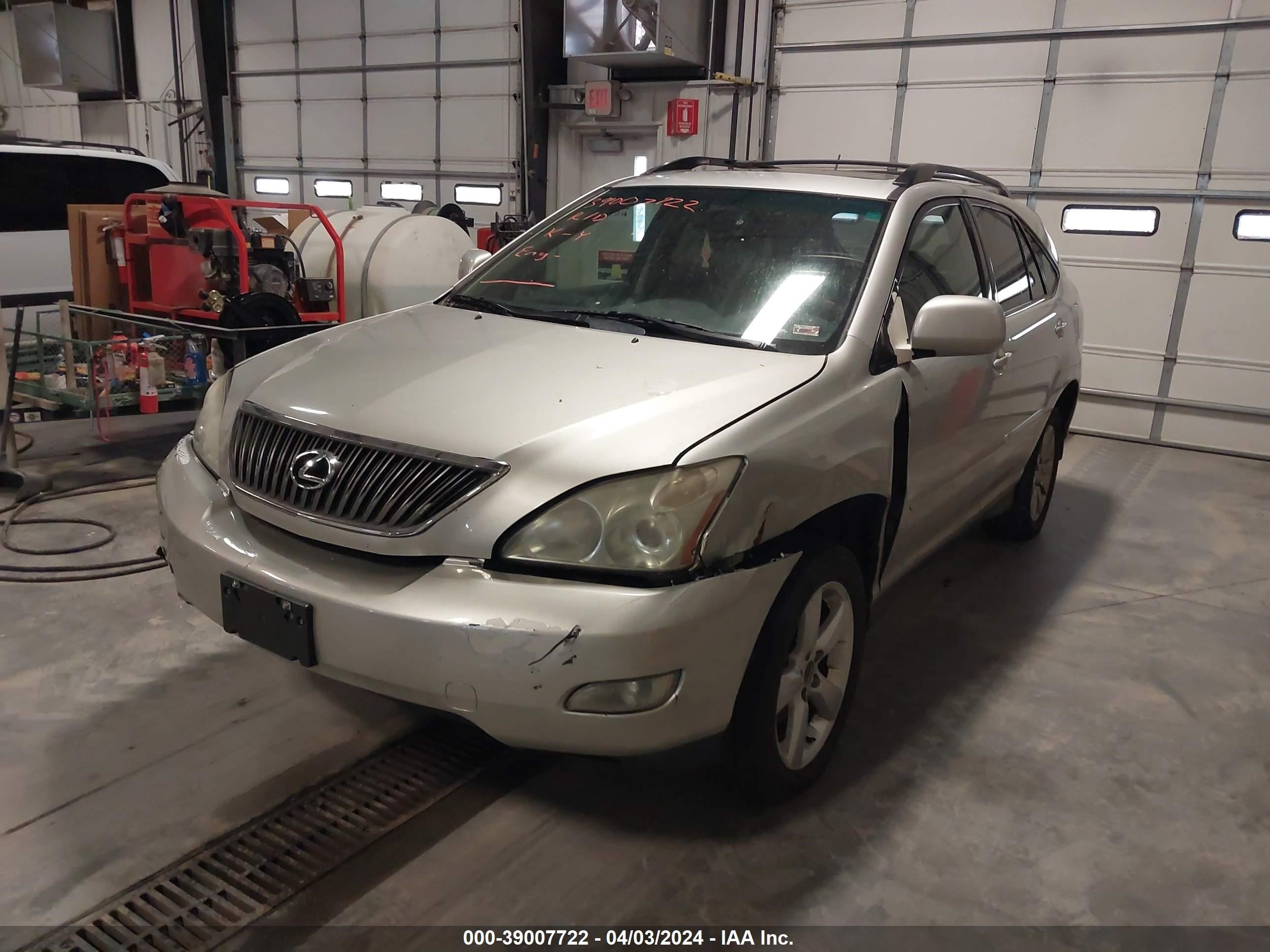 Photo 1 VIN: JTJGA31U650052722 - LEXUS RX 