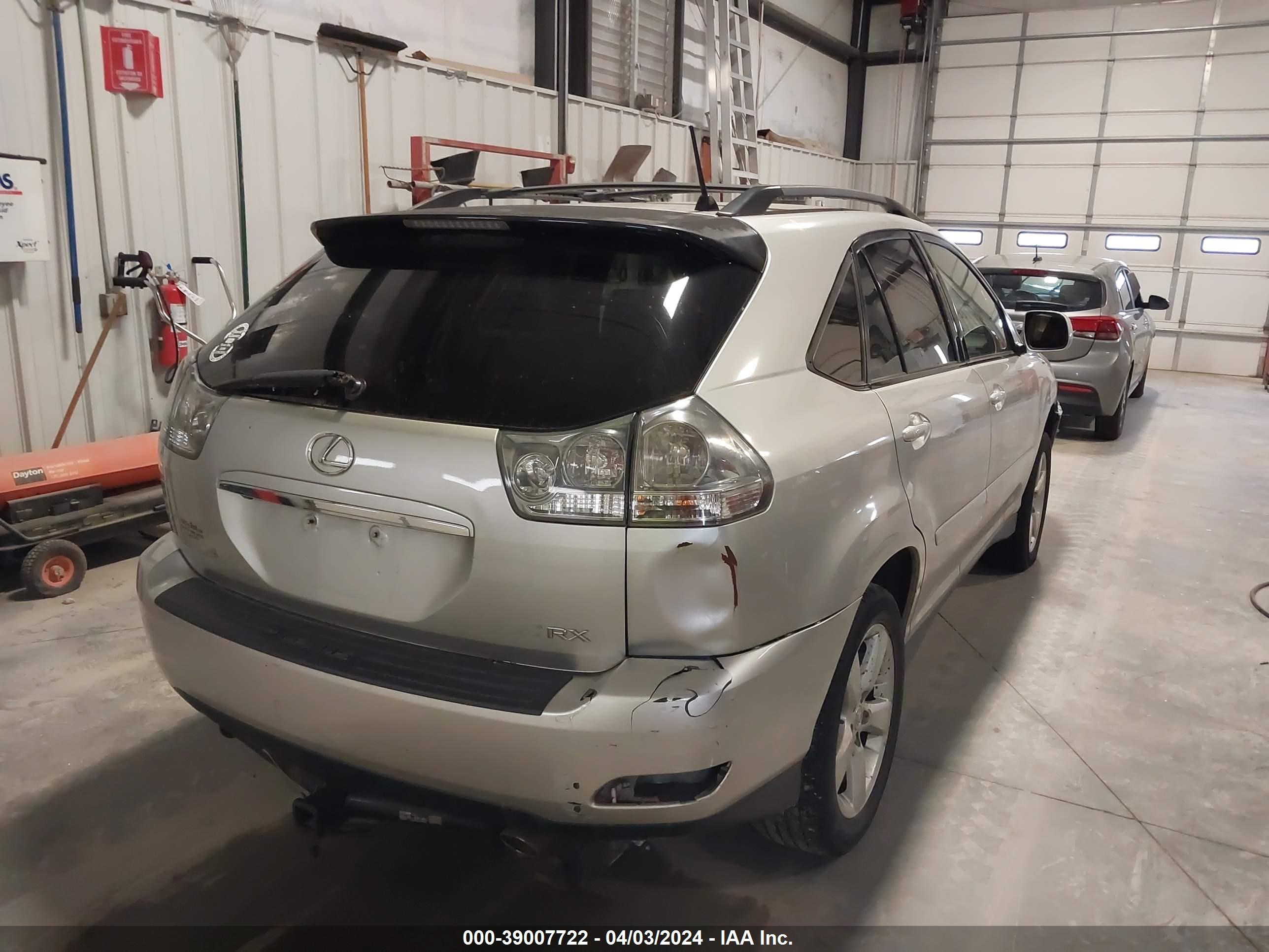 Photo 3 VIN: JTJGA31U650052722 - LEXUS RX 