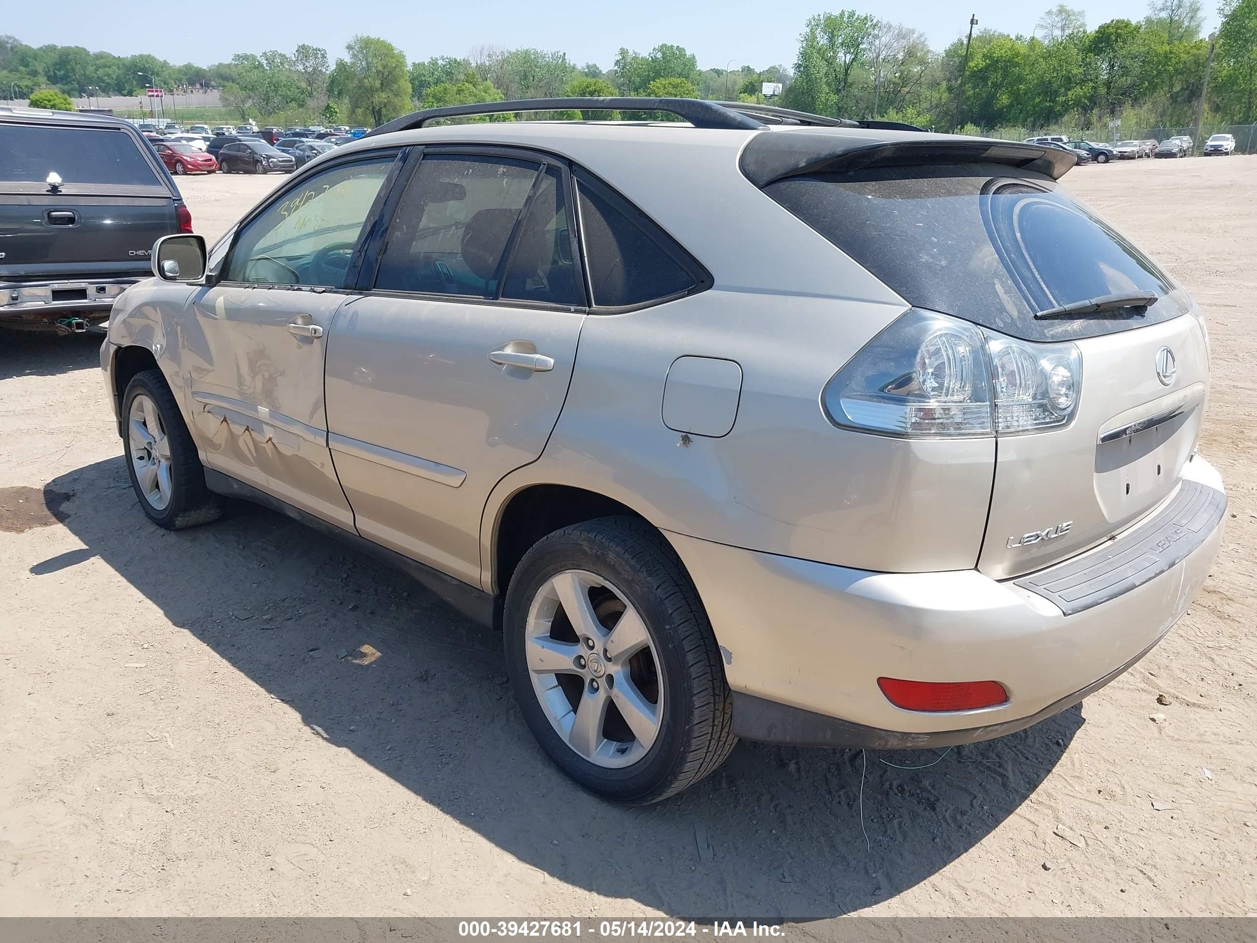 Photo 2 VIN: JTJGA31U740035197 - LEXUS RX 