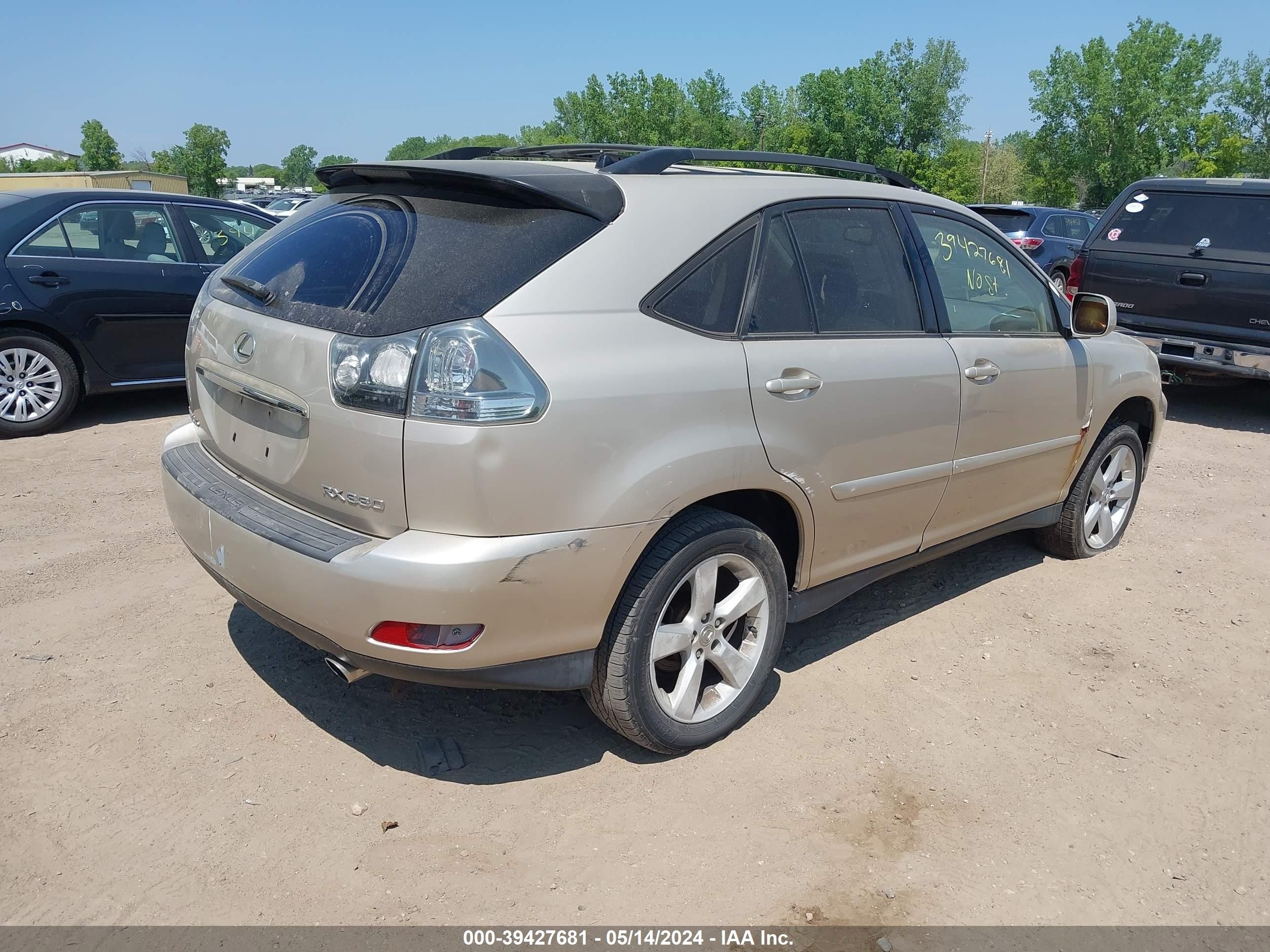 Photo 3 VIN: JTJGA31U740035197 - LEXUS RX 