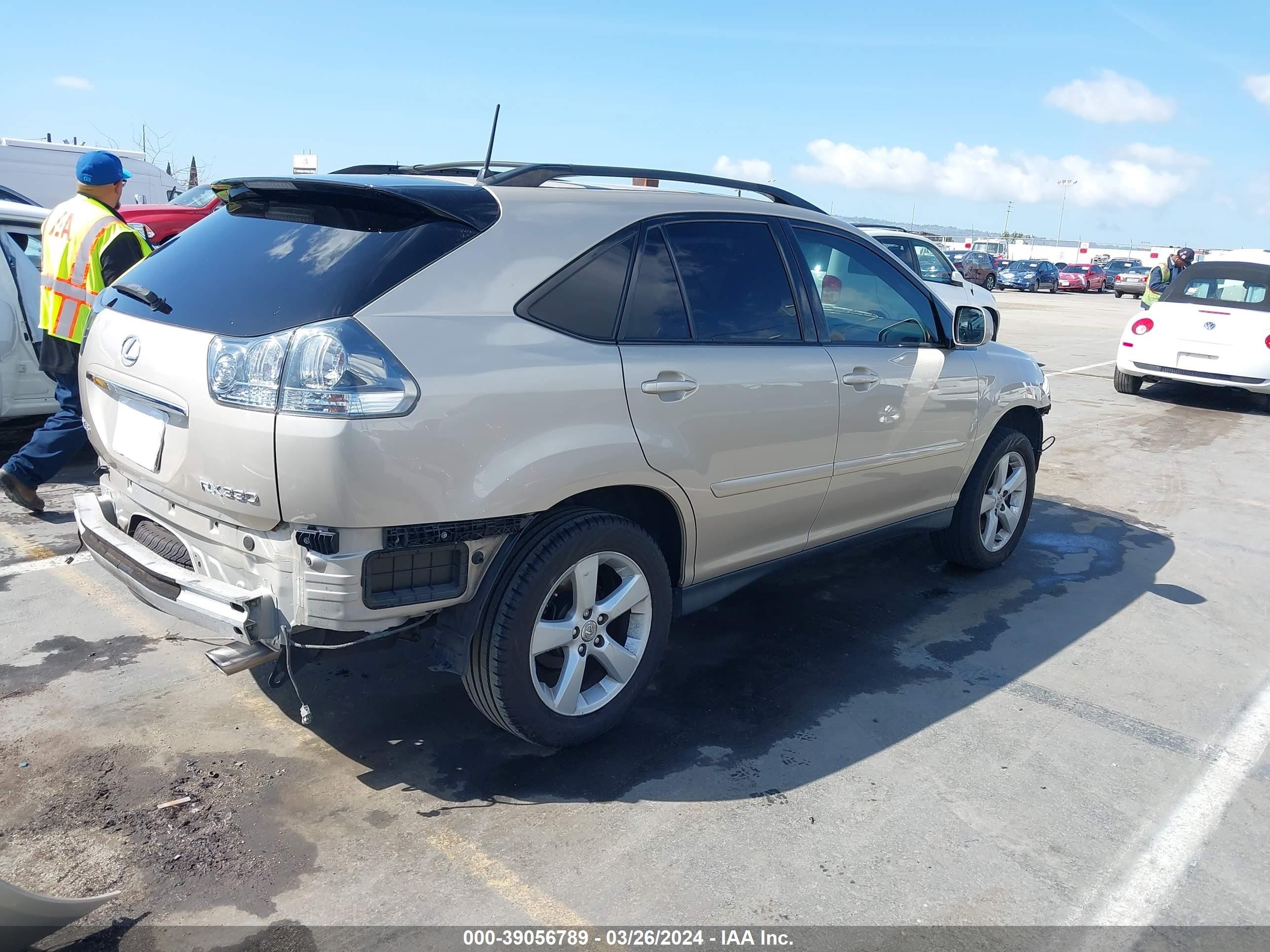 Photo 3 VIN: JTJGA31U740037709 - LEXUS RX 