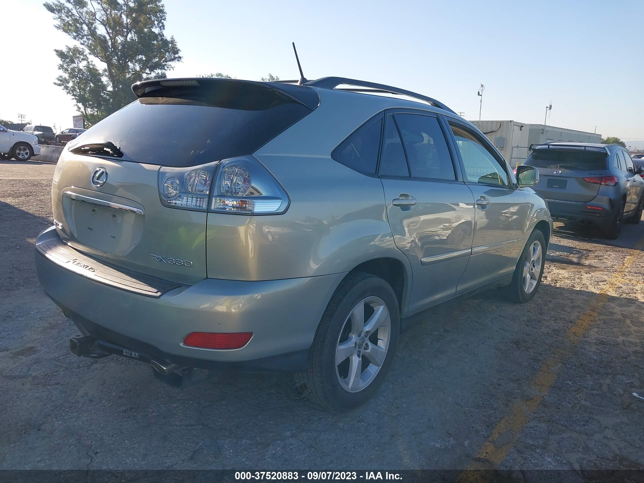 Photo 3 VIN: JTJGA31U940036769 - LEXUS RX 