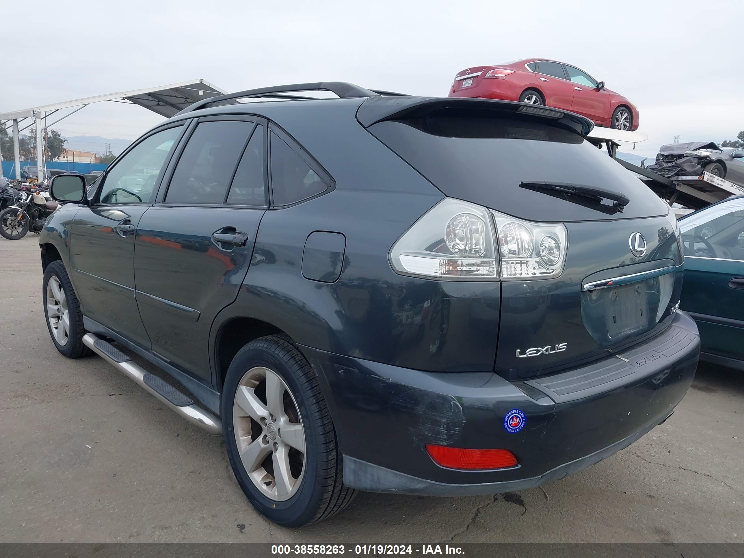 Photo 2 VIN: JTJGA31U950047885 - LEXUS RX 