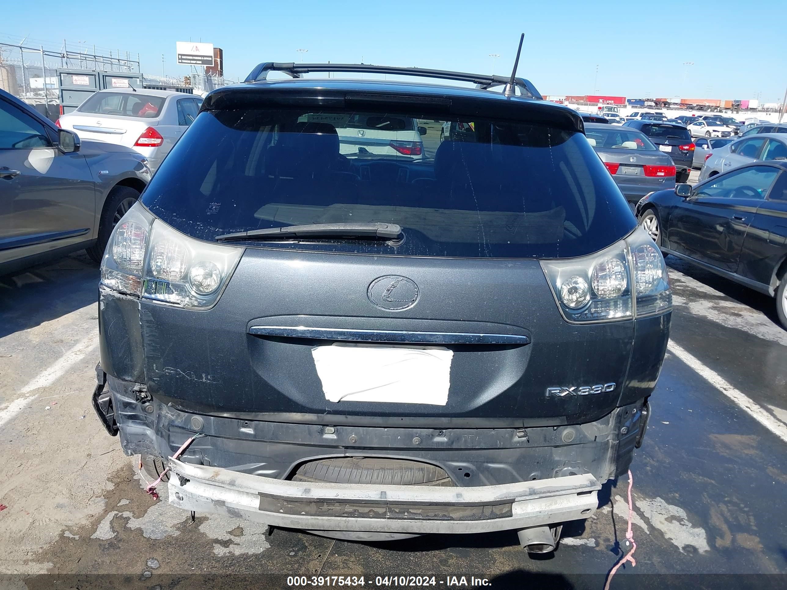 Photo 5 VIN: JTJGA31U950056943 - LEXUS RX 