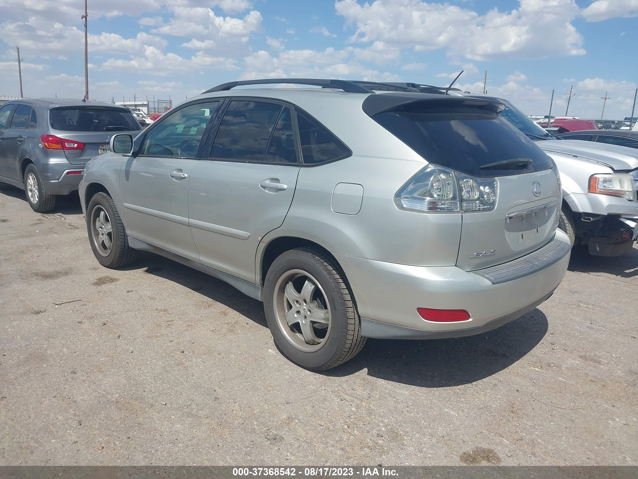 Photo 2 VIN: JTJGA31UX40044234 - LEXUS RX 