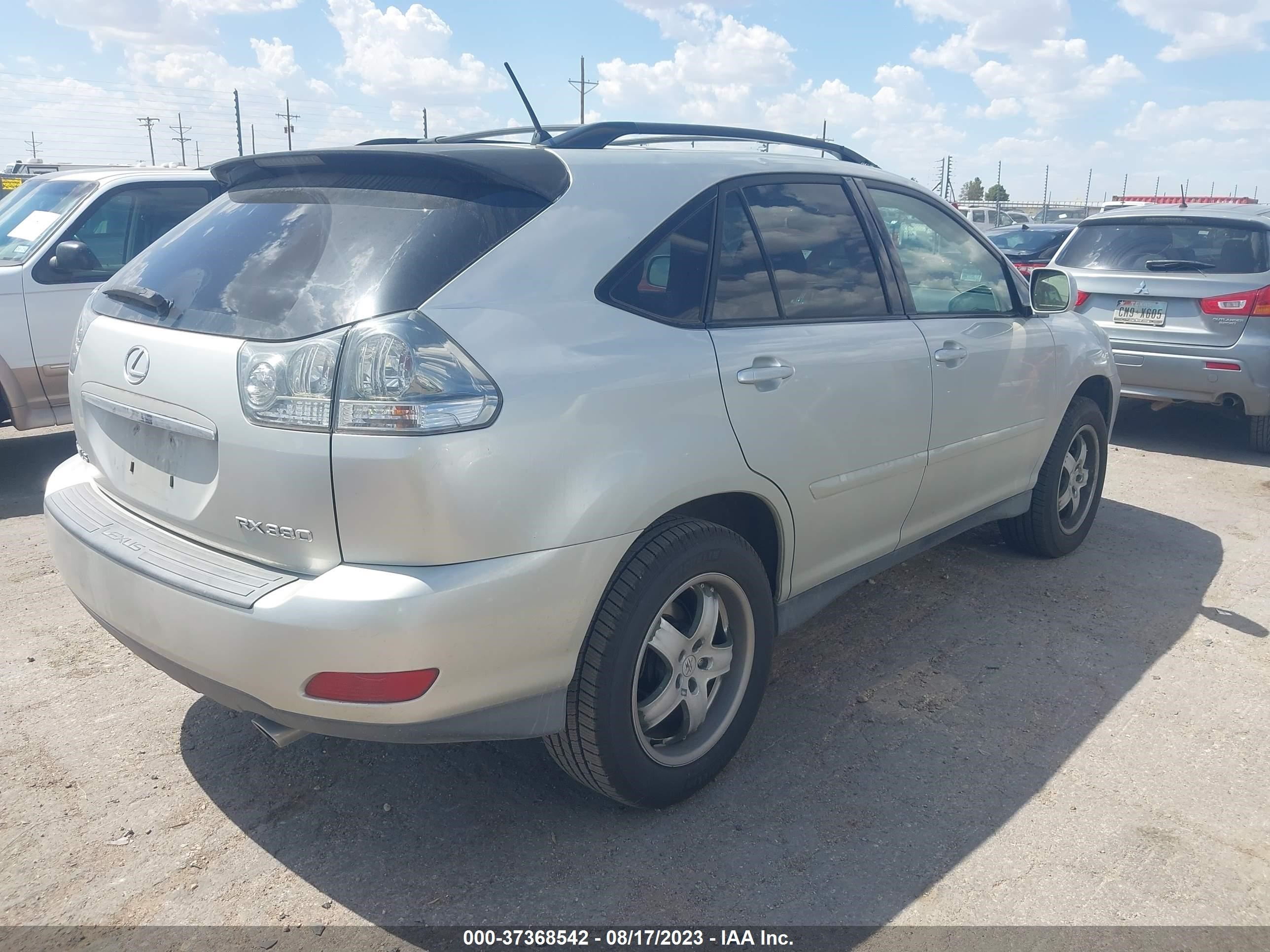 Photo 3 VIN: JTJGA31UX40044234 - LEXUS RX 