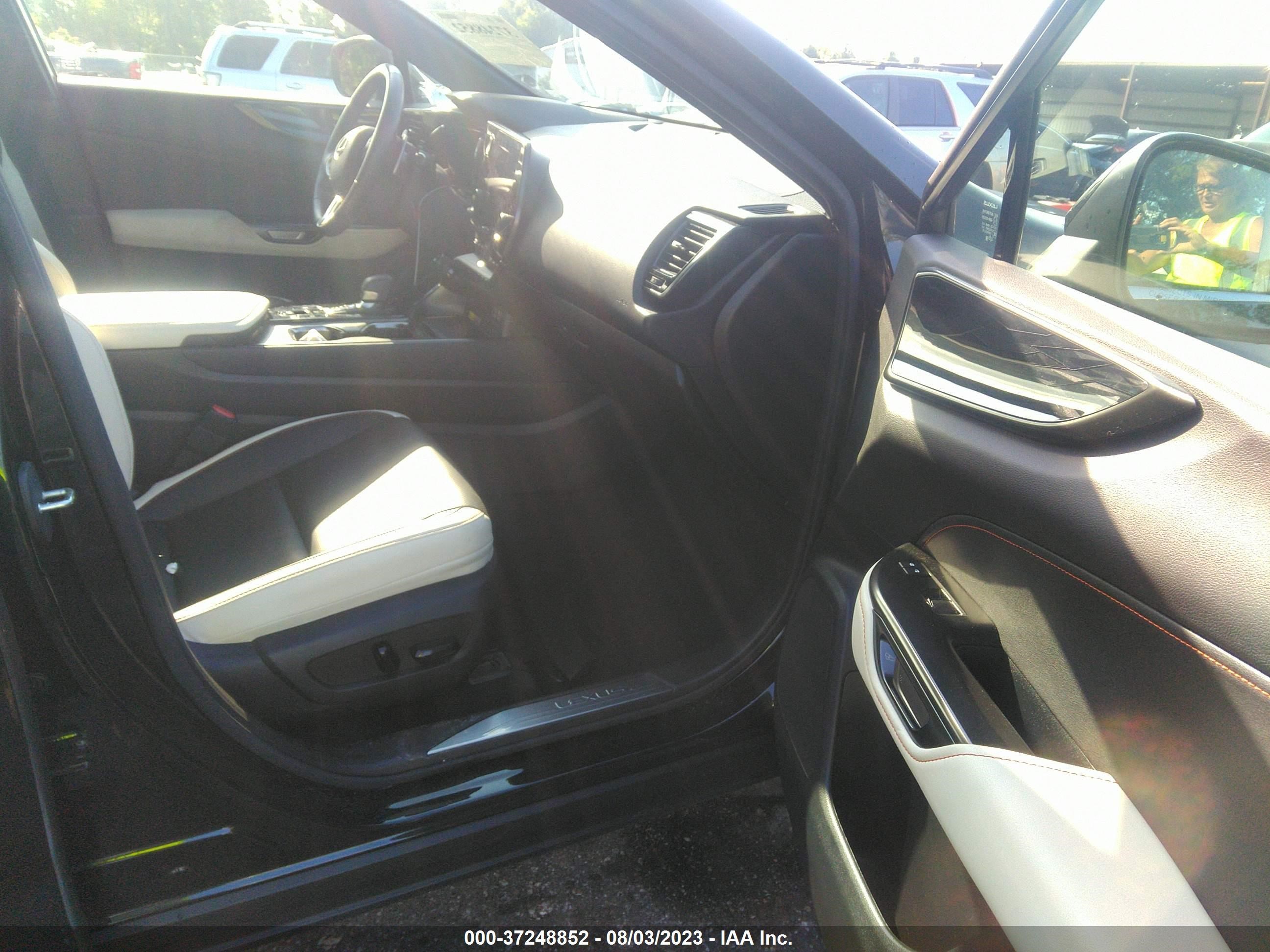 Photo 4 VIN: JTJGDCAZ0N5000640 - LEXUS NX 