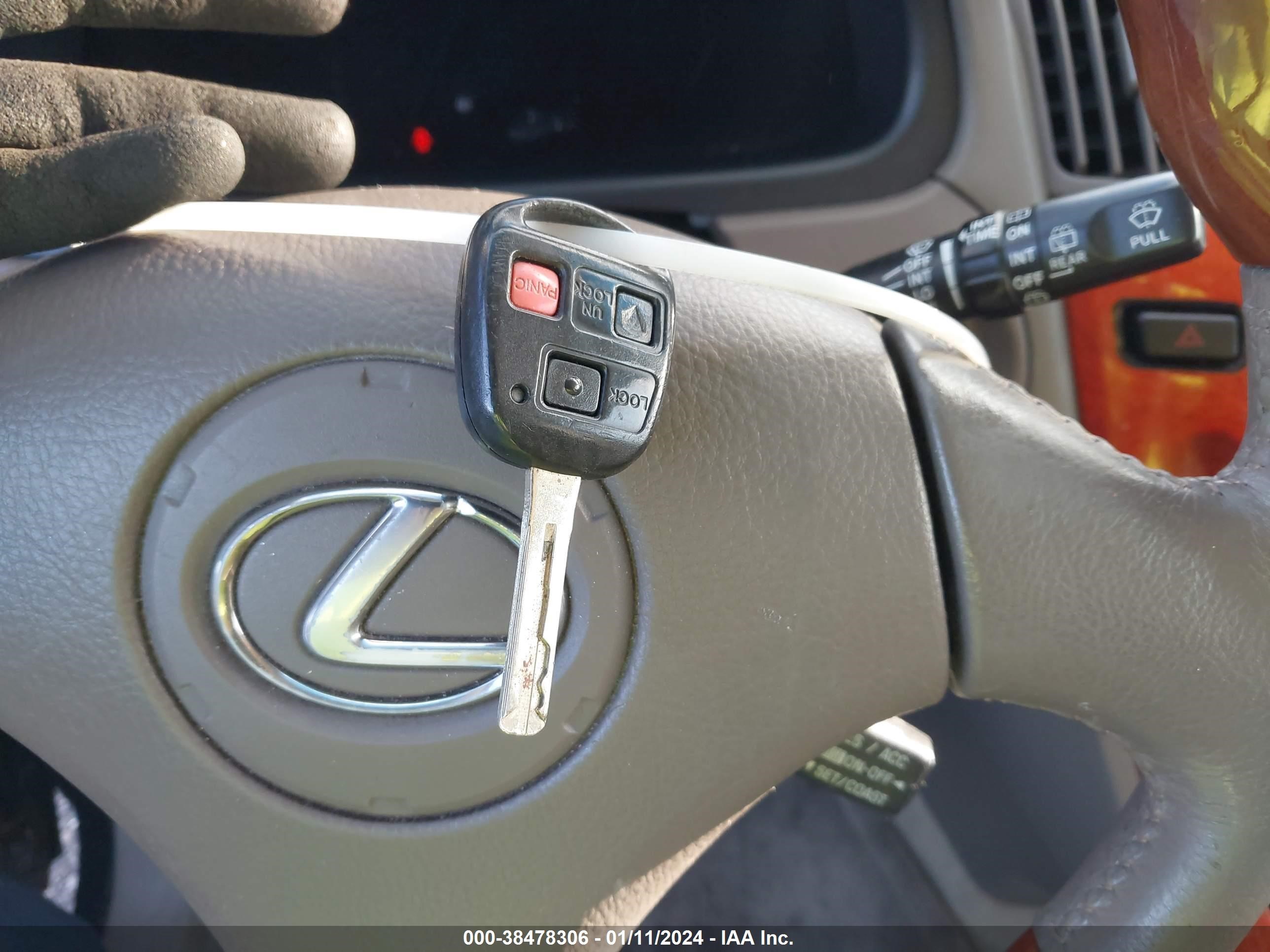 Photo 10 VIN: JTJGF10U130157169 - LEXUS RX 