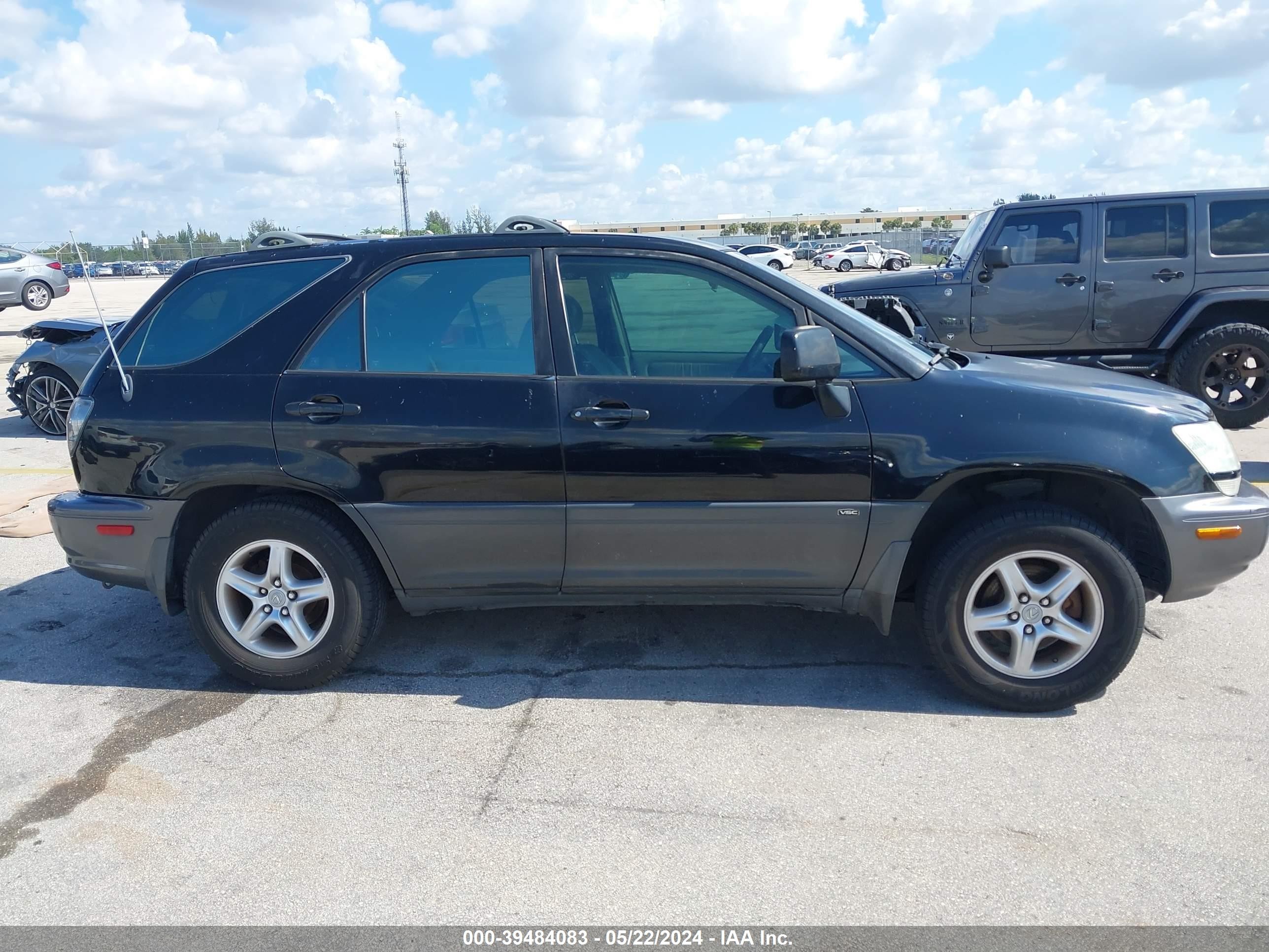 Photo 12 VIN: JTJGF10U930161728 - LEXUS RX 