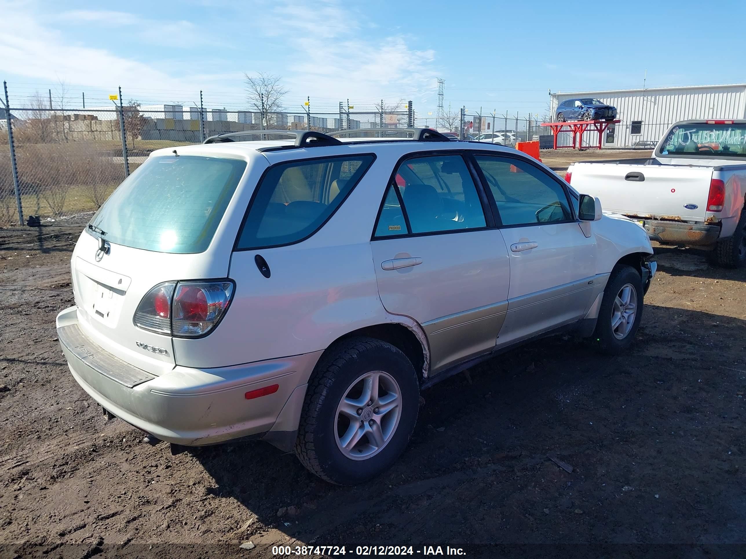 Photo 3 VIN: JTJGF10UX20139736 - LEXUS RX 