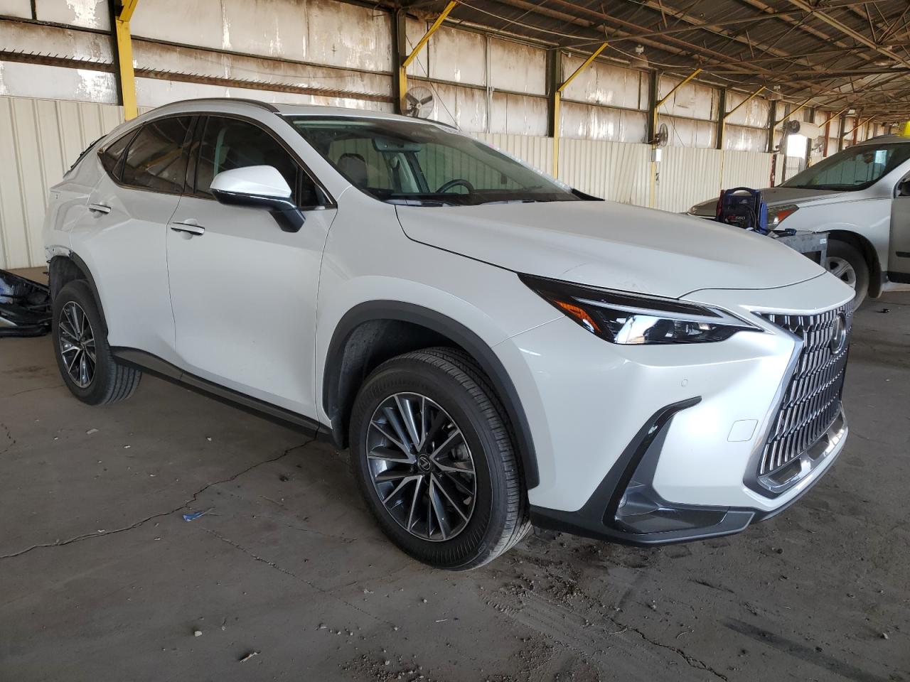 Photo 3 VIN: JTJGKCEZ0N5001335 - LEXUS NX 