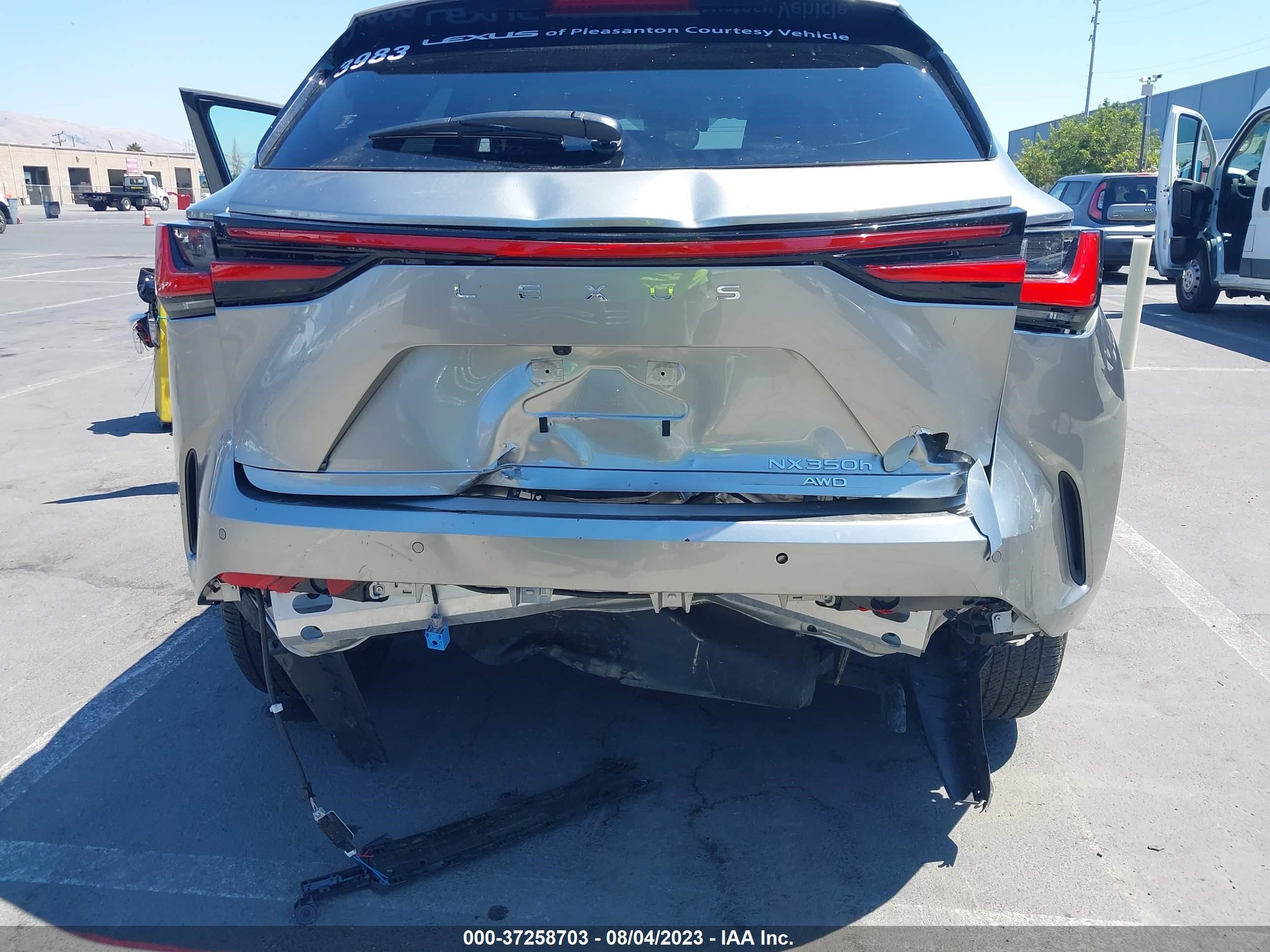 Photo 5 VIN: JTJGKCEZ1N5003983 - LEXUS NX 