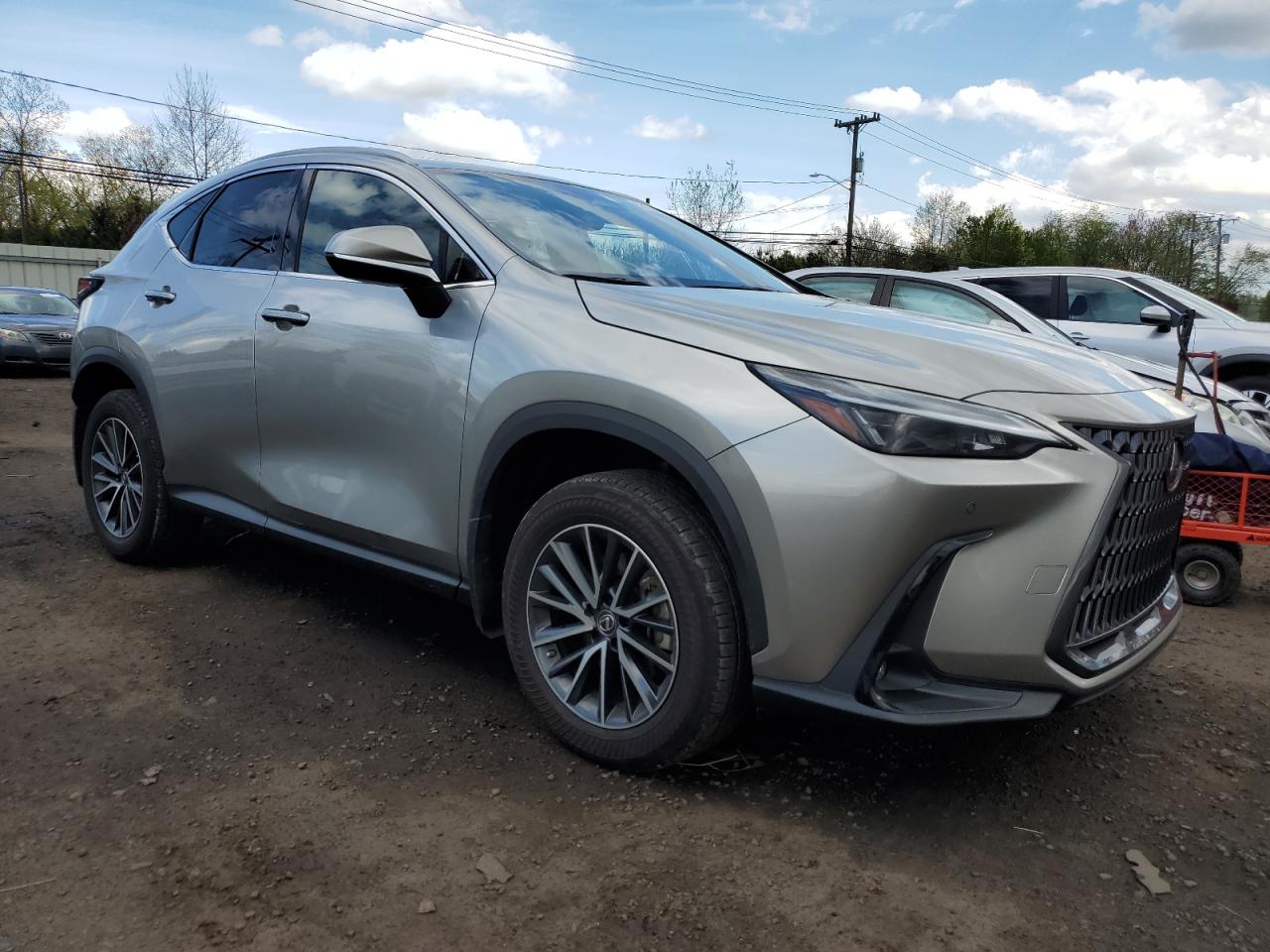 Photo 3 VIN: JTJGKCEZ2N2004500 - LEXUS NX 