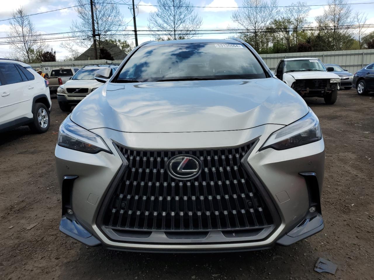 Photo 4 VIN: JTJGKCEZ2N2004500 - LEXUS NX 