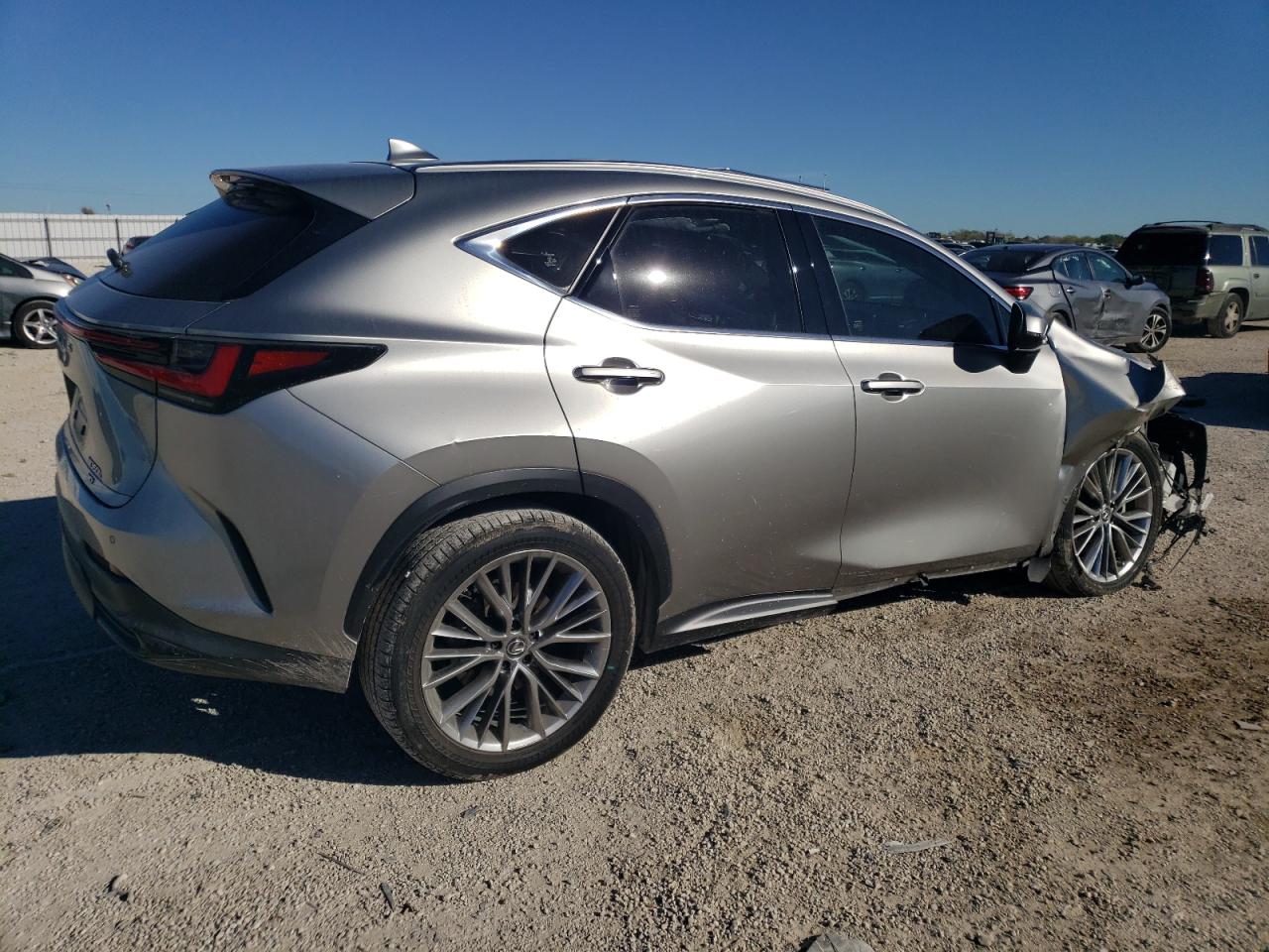 Photo 2 VIN: JTJGKCEZ4N2000626 - LEXUS NX 