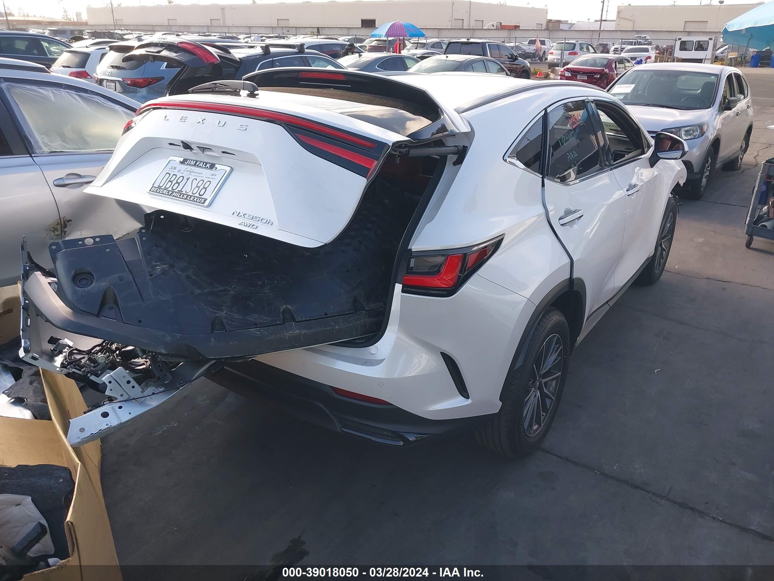 Photo 3 VIN: JTJGKCEZ4R5020072 - LEXUS NX 