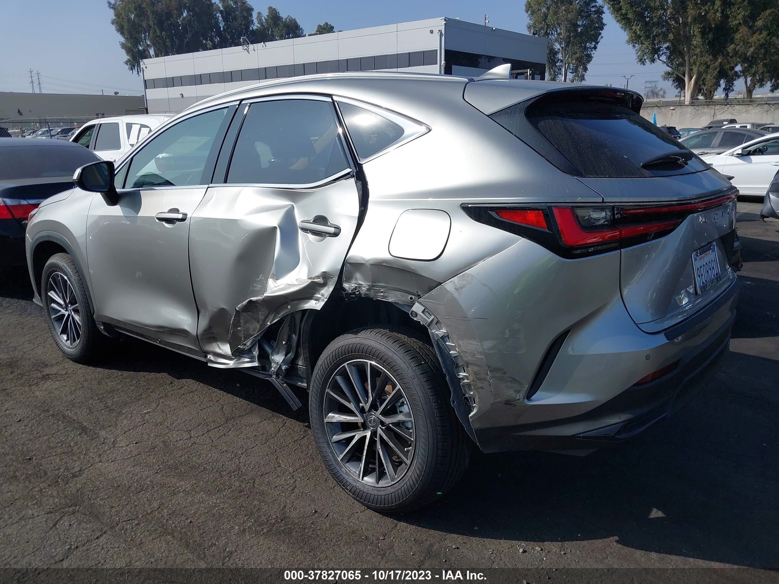 Photo 2 VIN: JTJGKCEZ9P2015299 - LEXUS NX 