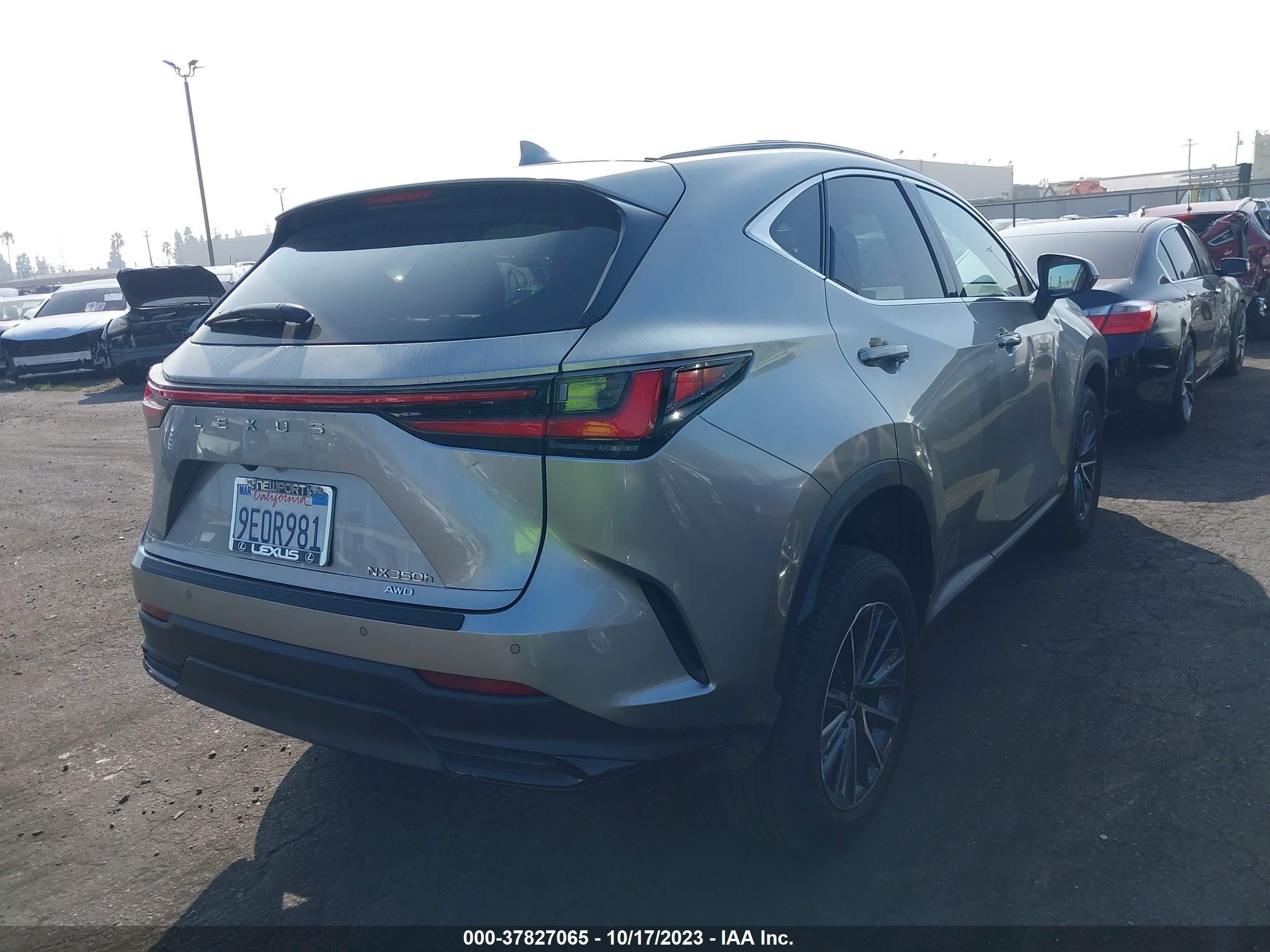 Photo 3 VIN: JTJGKCEZ9P2015299 - LEXUS NX 