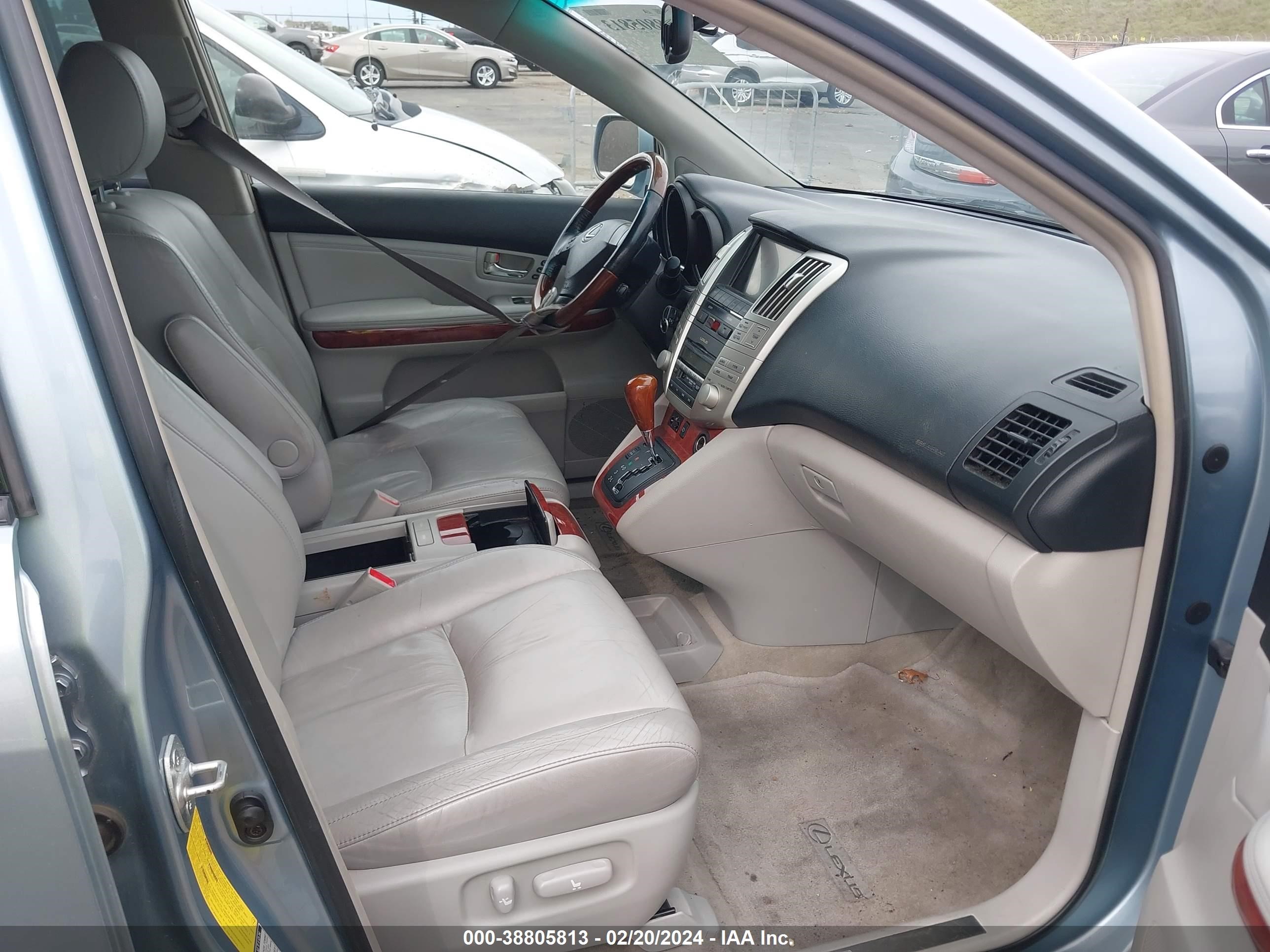 Photo 4 VIN: JTJHA31U140074212 - LEXUS RX 