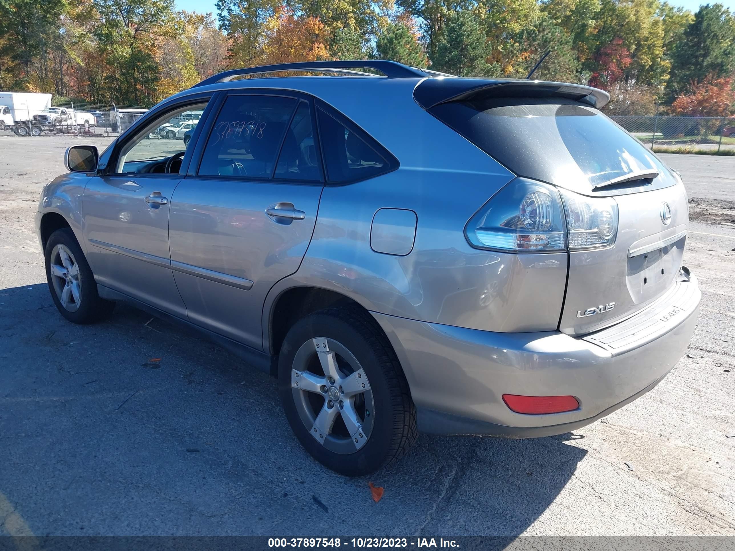 Photo 2 VIN: JTJHA31U150097345 - LEXUS RX 