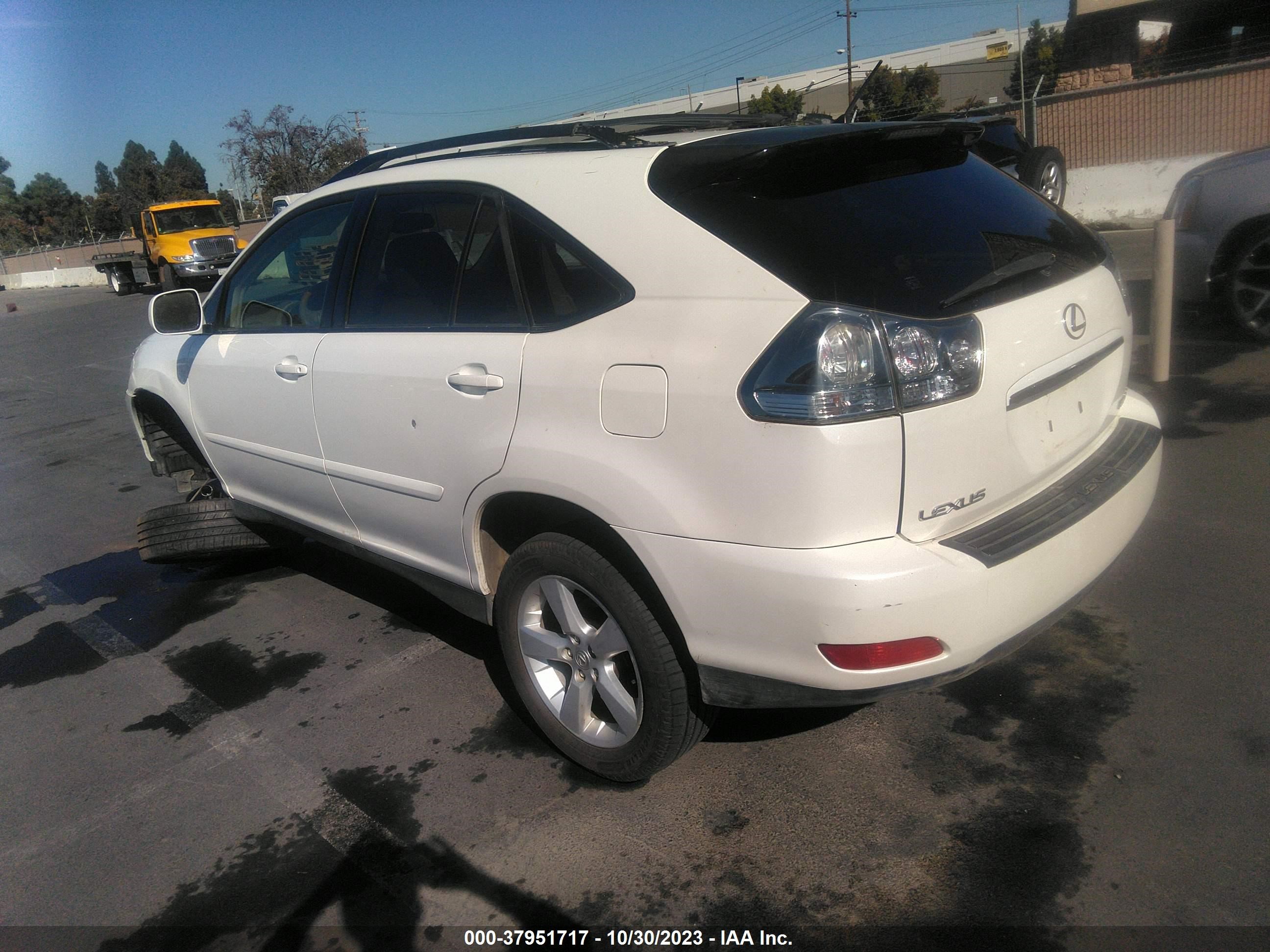 Photo 2 VIN: JTJHA31U240070413 - LEXUS RX 