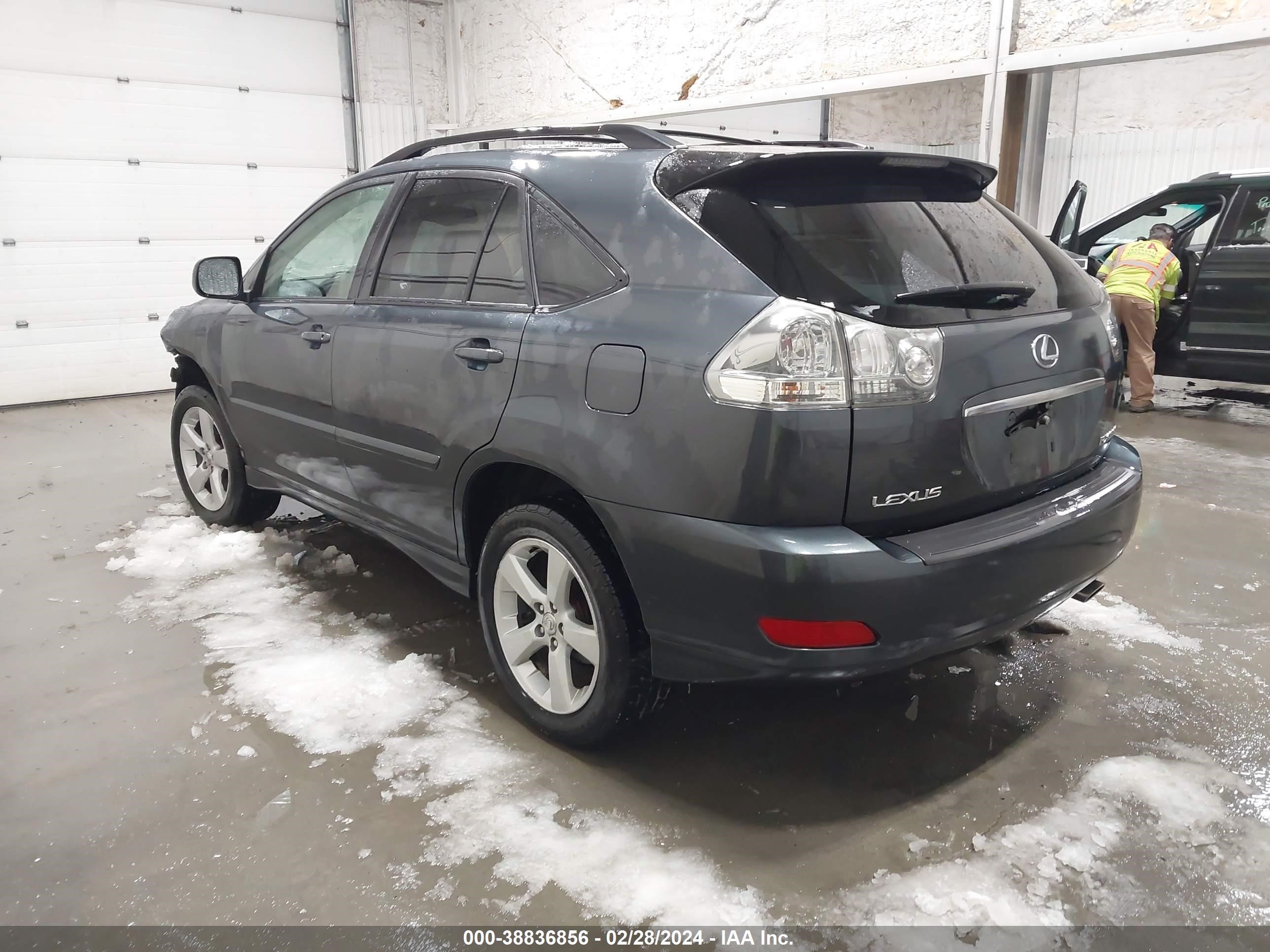 Photo 2 VIN: JTJHA31U740014614 - LEXUS RX 