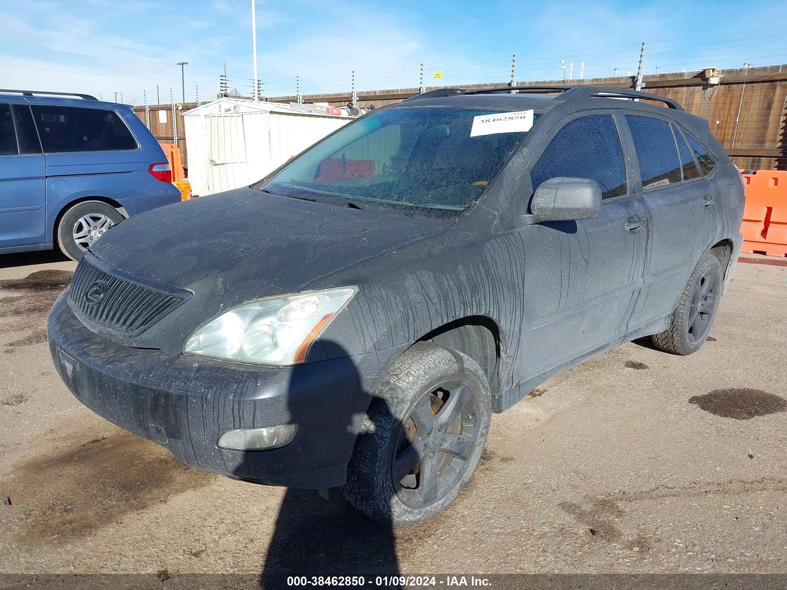 Photo 1 VIN: JTJHA31U840028179 - LEXUS RX 