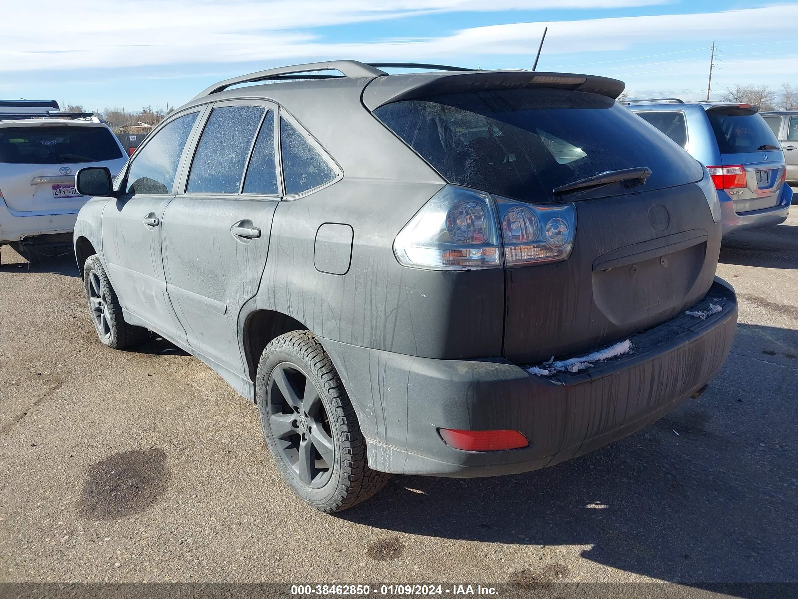 Photo 2 VIN: JTJHA31U840028179 - LEXUS RX 