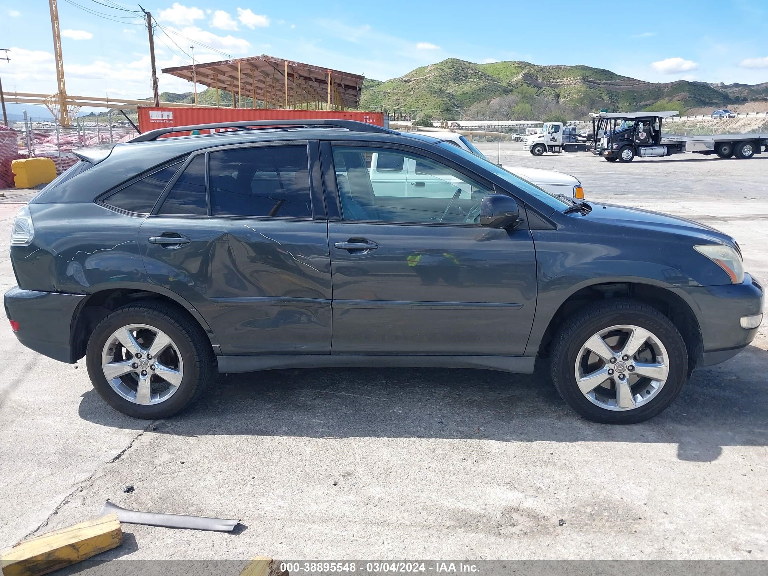 Photo 12 VIN: JTJHA31U850079117 - LEXUS RX 