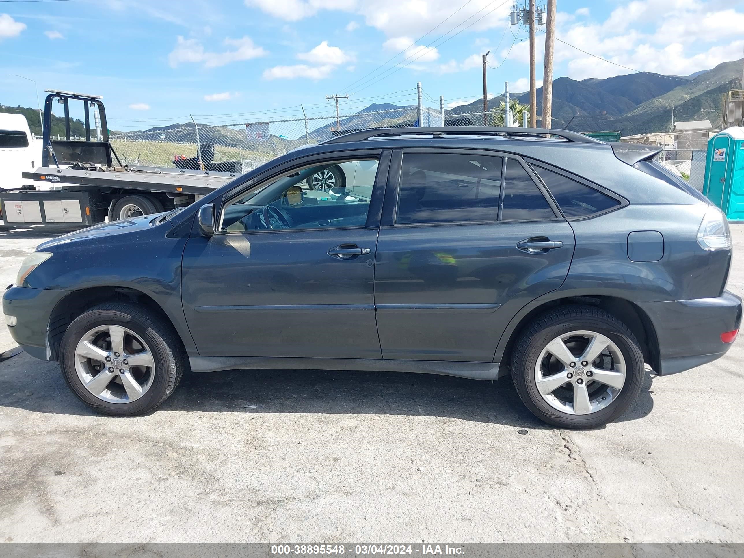 Photo 13 VIN: JTJHA31U850079117 - LEXUS RX 