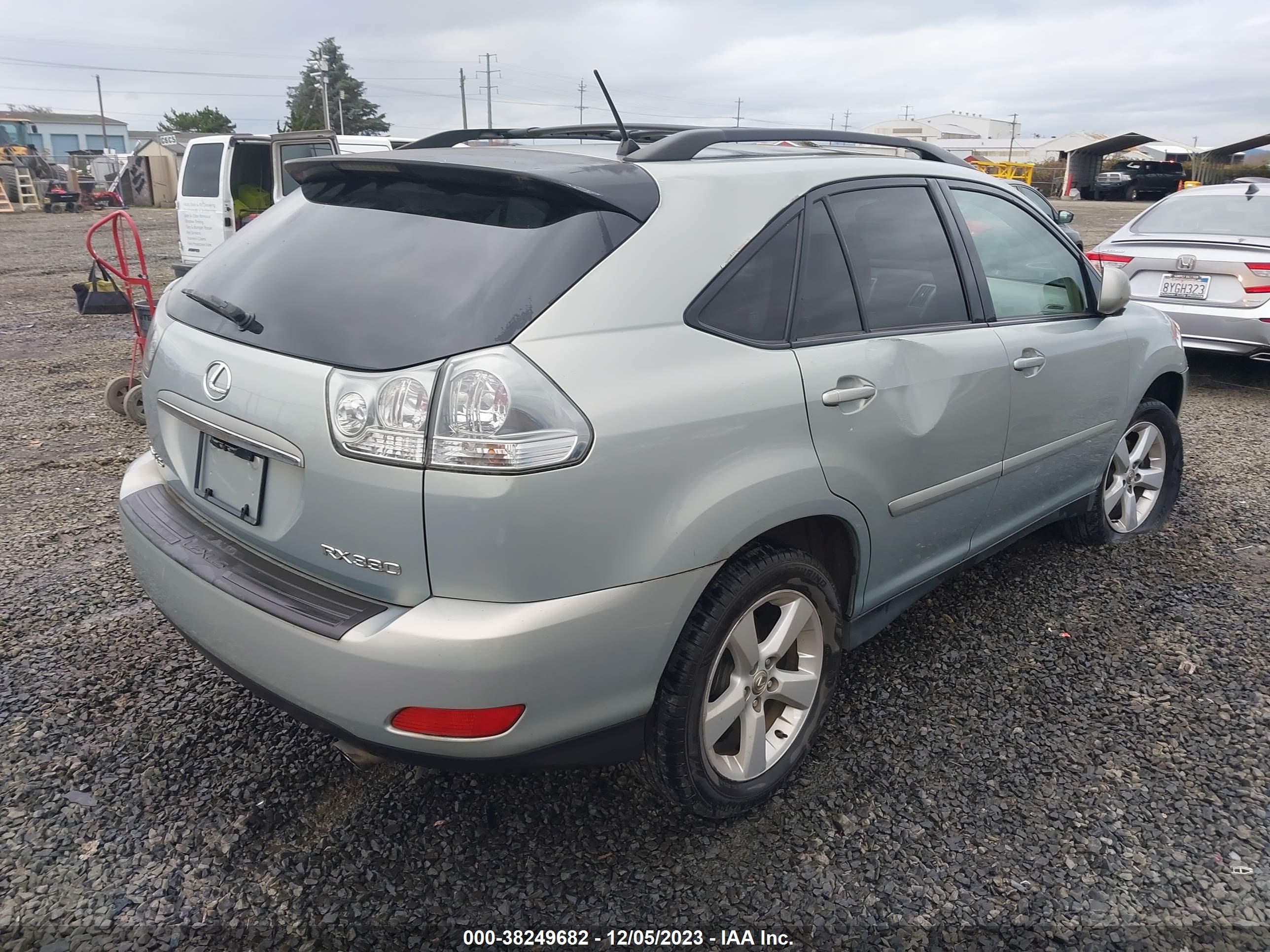 Photo 3 VIN: JTJHA31U960105631 - LEXUS RX 