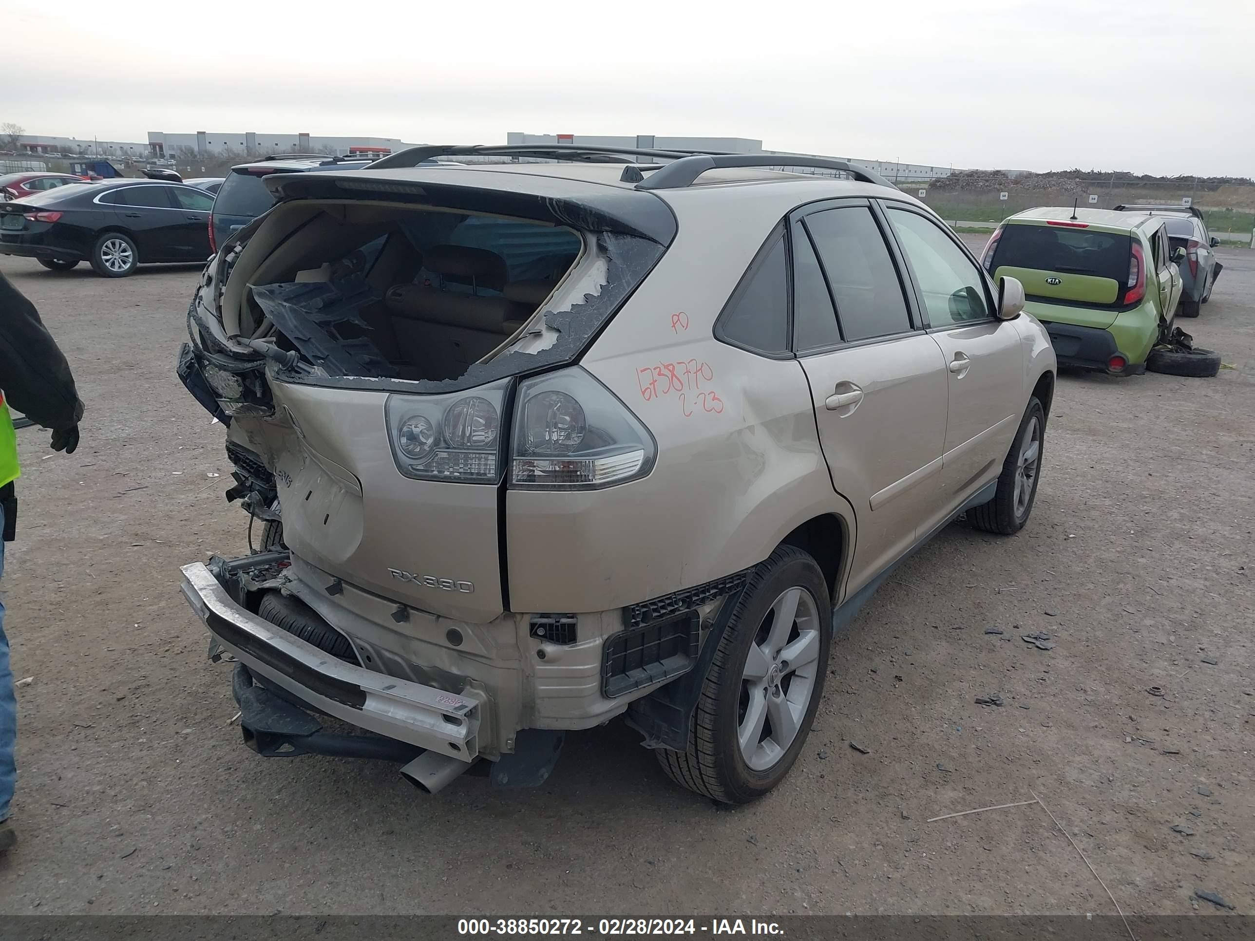 Photo 3 VIN: JTJHA31UX40064357 - LEXUS RX 