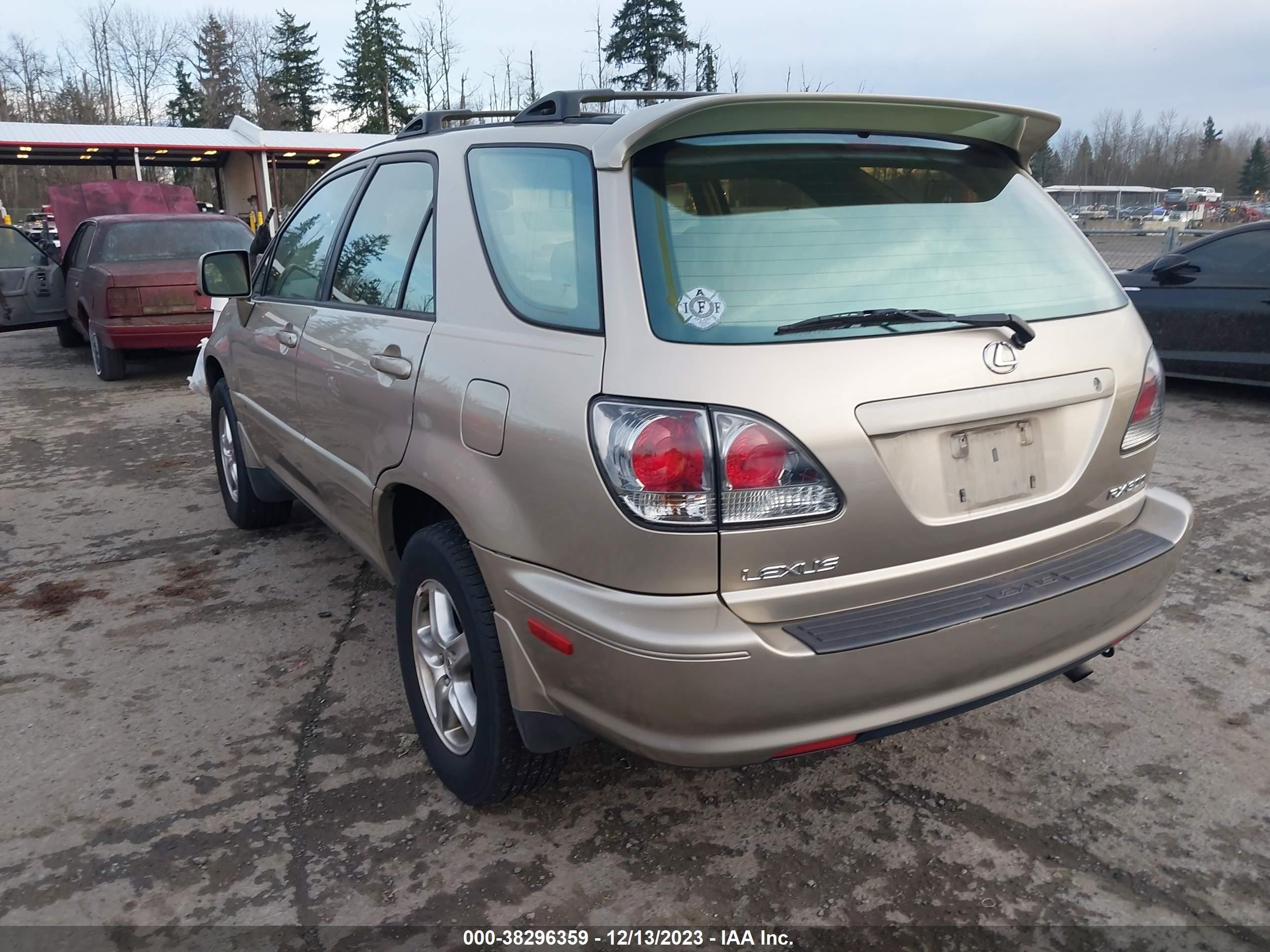 Photo 2 VIN: JTJHF104920275831 - LEXUS RX 