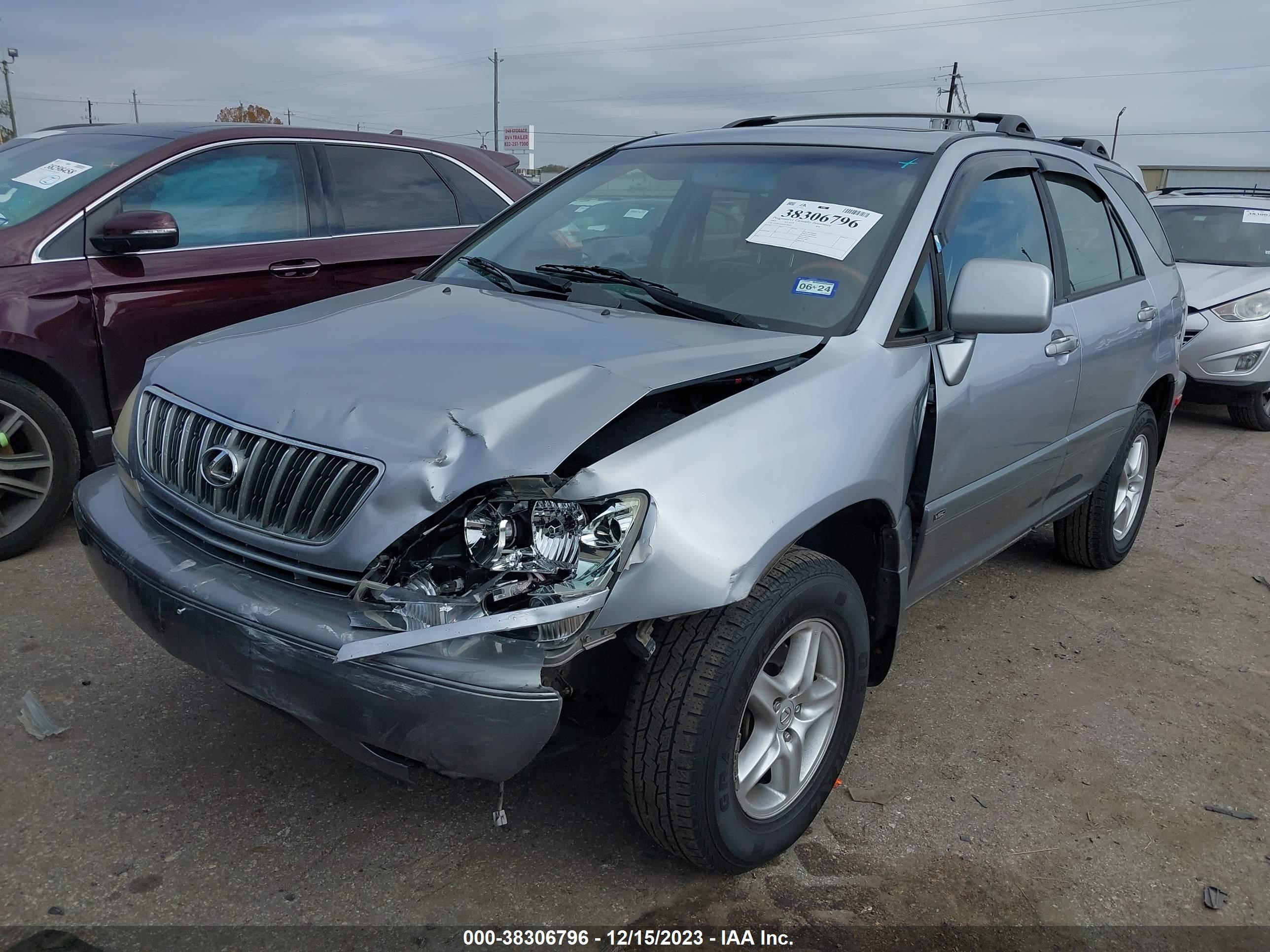 Photo 1 VIN: JTJHF10U010198801 - LEXUS RX 