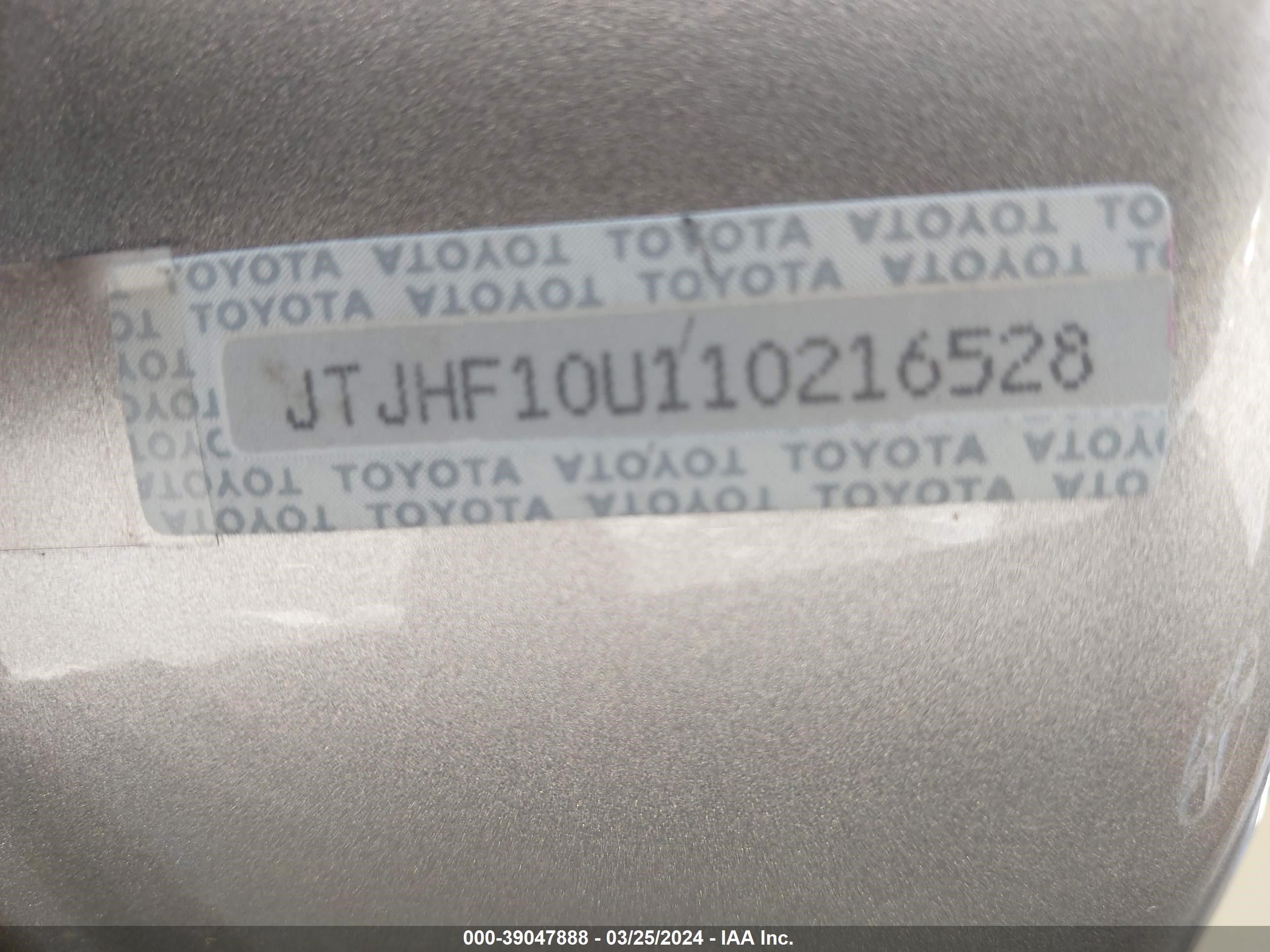 Photo 8 VIN: JTJHF10U110216528 - LEXUS RX 