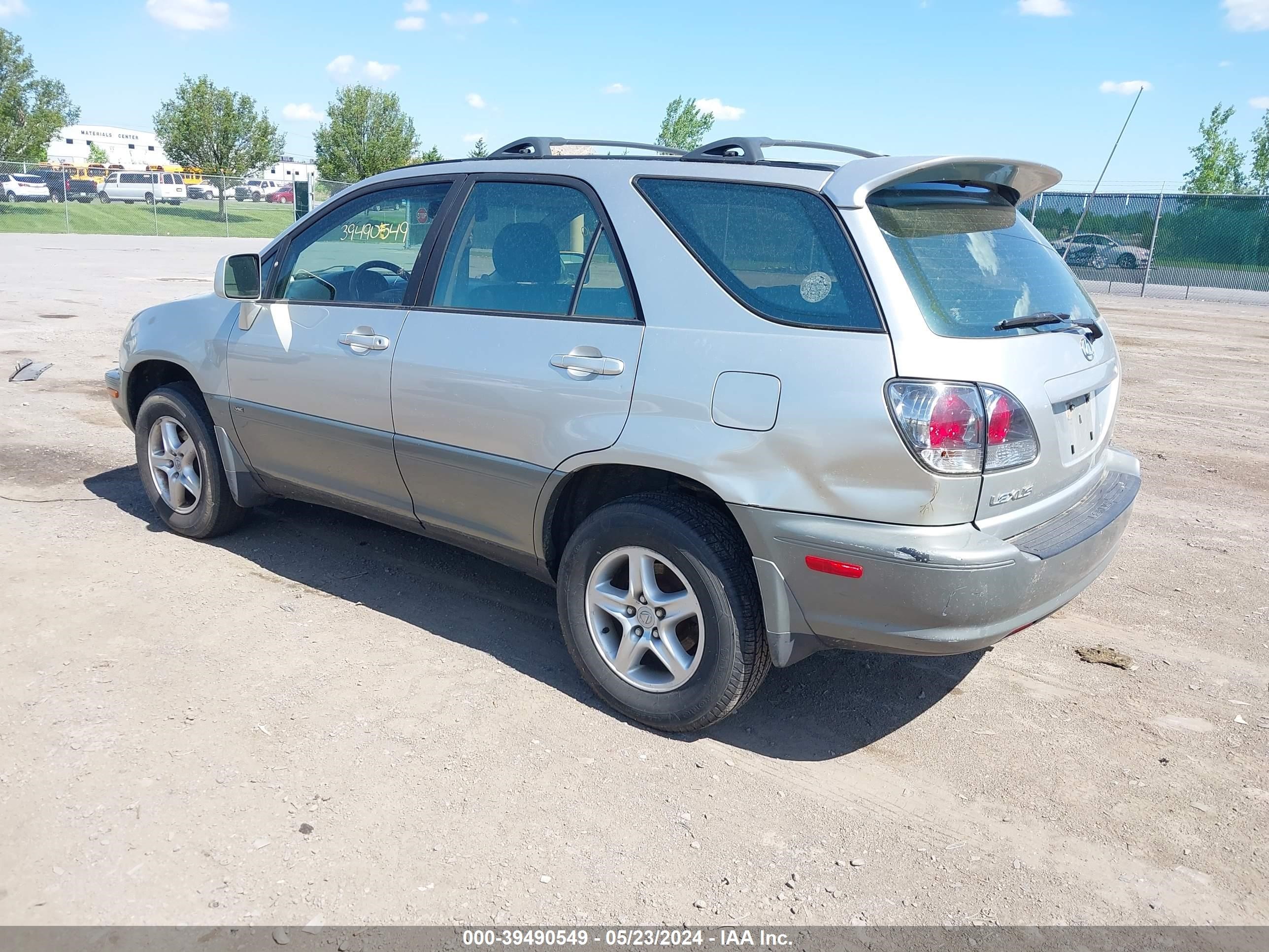 Photo 2 VIN: JTJHF10U120245108 - LEXUS RX 