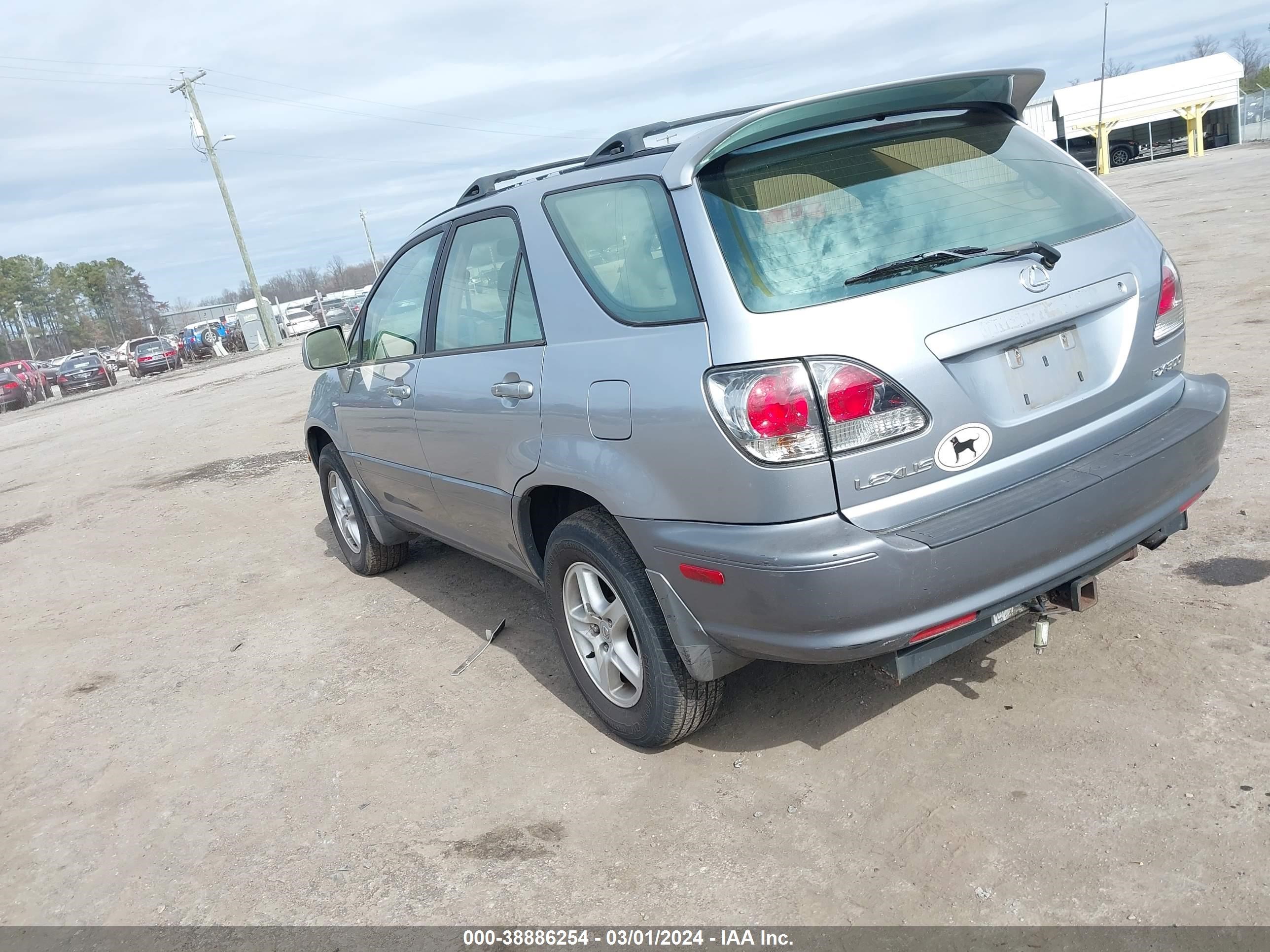 Photo 2 VIN: JTJHF10U320288848 - LEXUS RX 