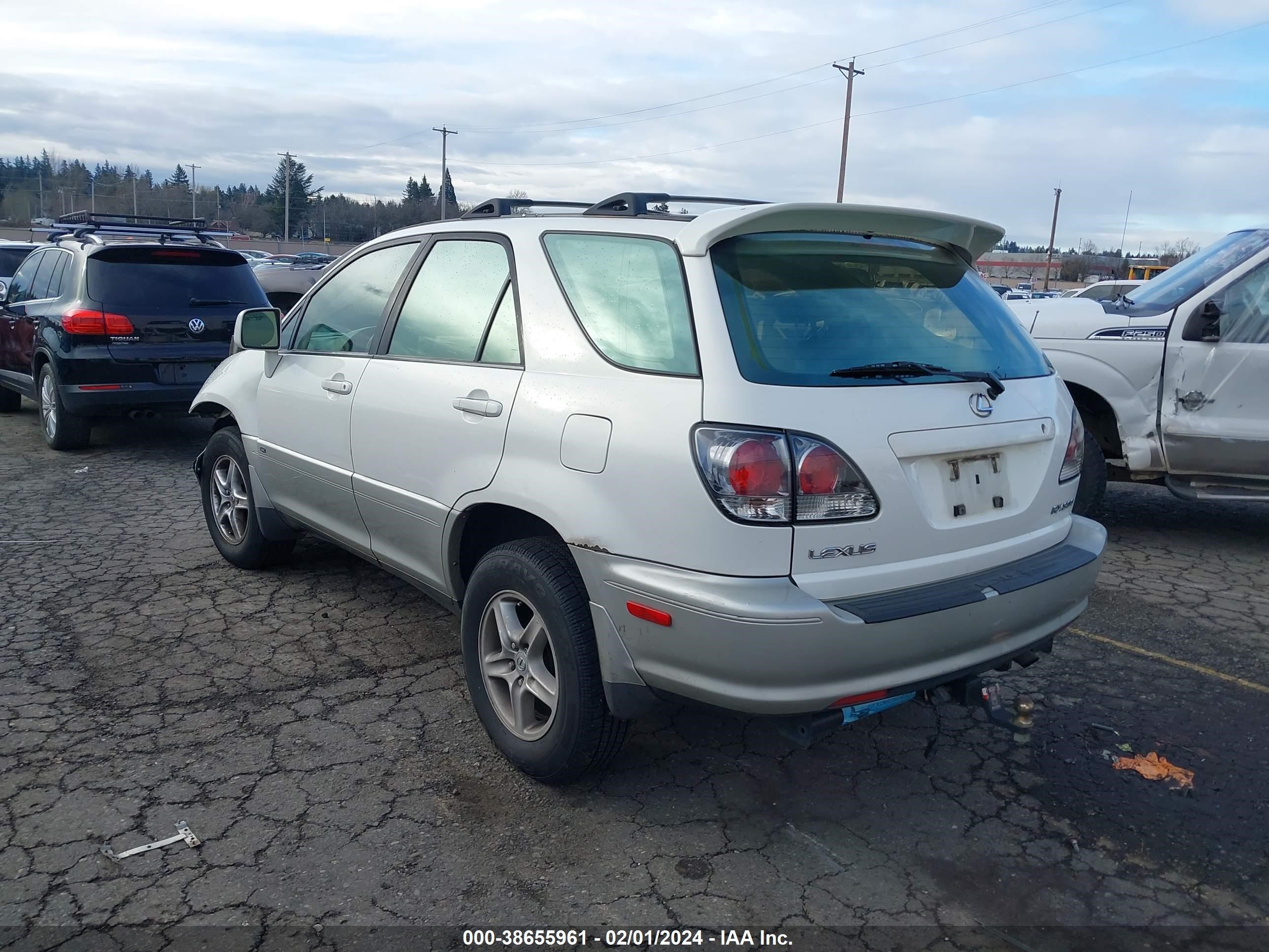 Photo 2 VIN: JTJHF10U420240677 - LEXUS RX 