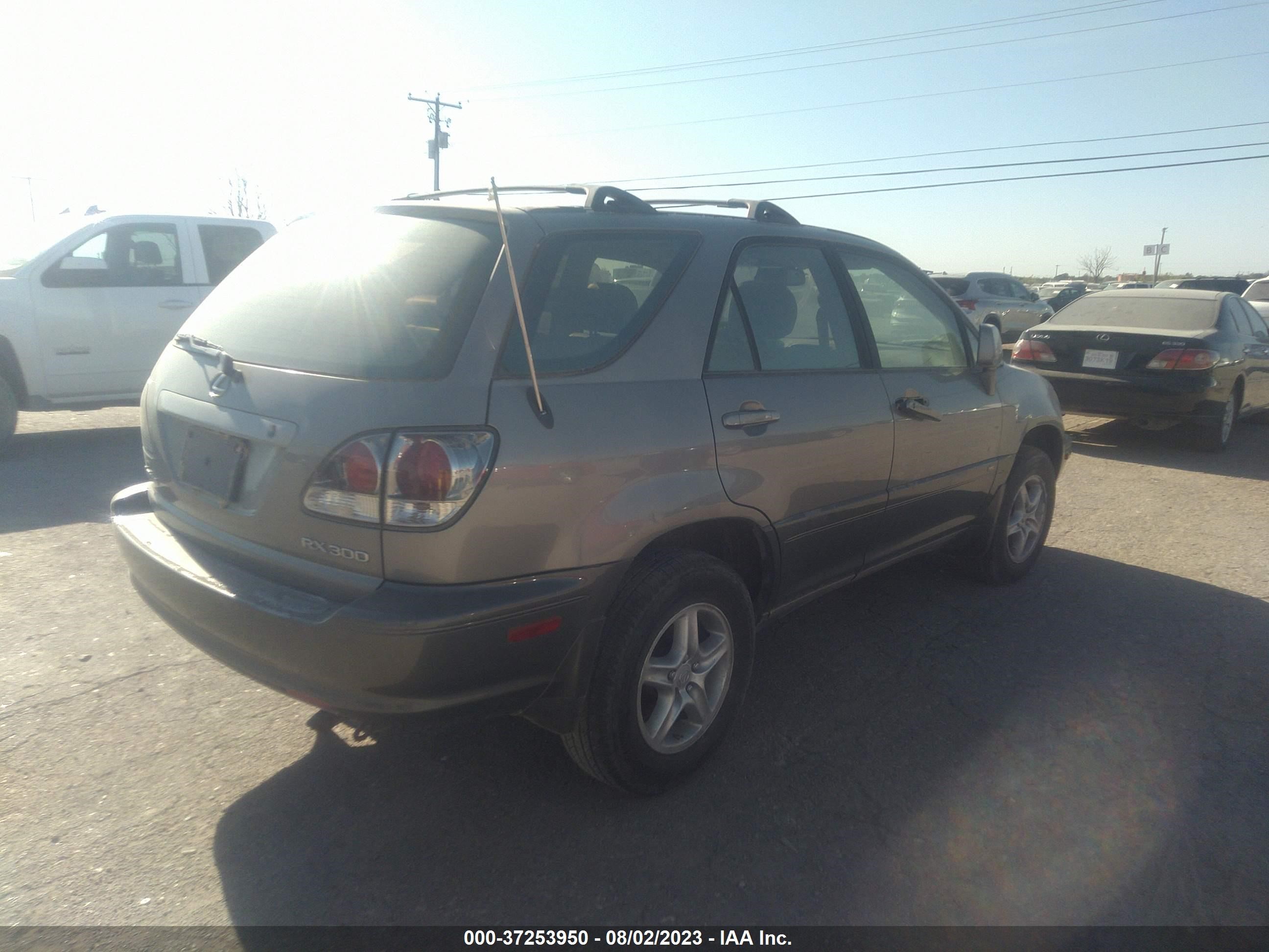 Photo 3 VIN: JTJHF10U420270102 - LEXUS RX 